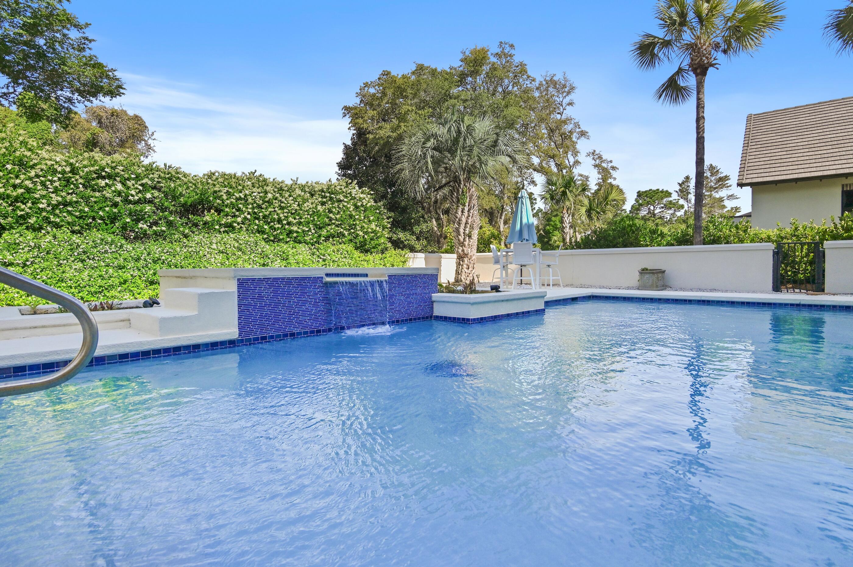 BURNT PINE - Residential