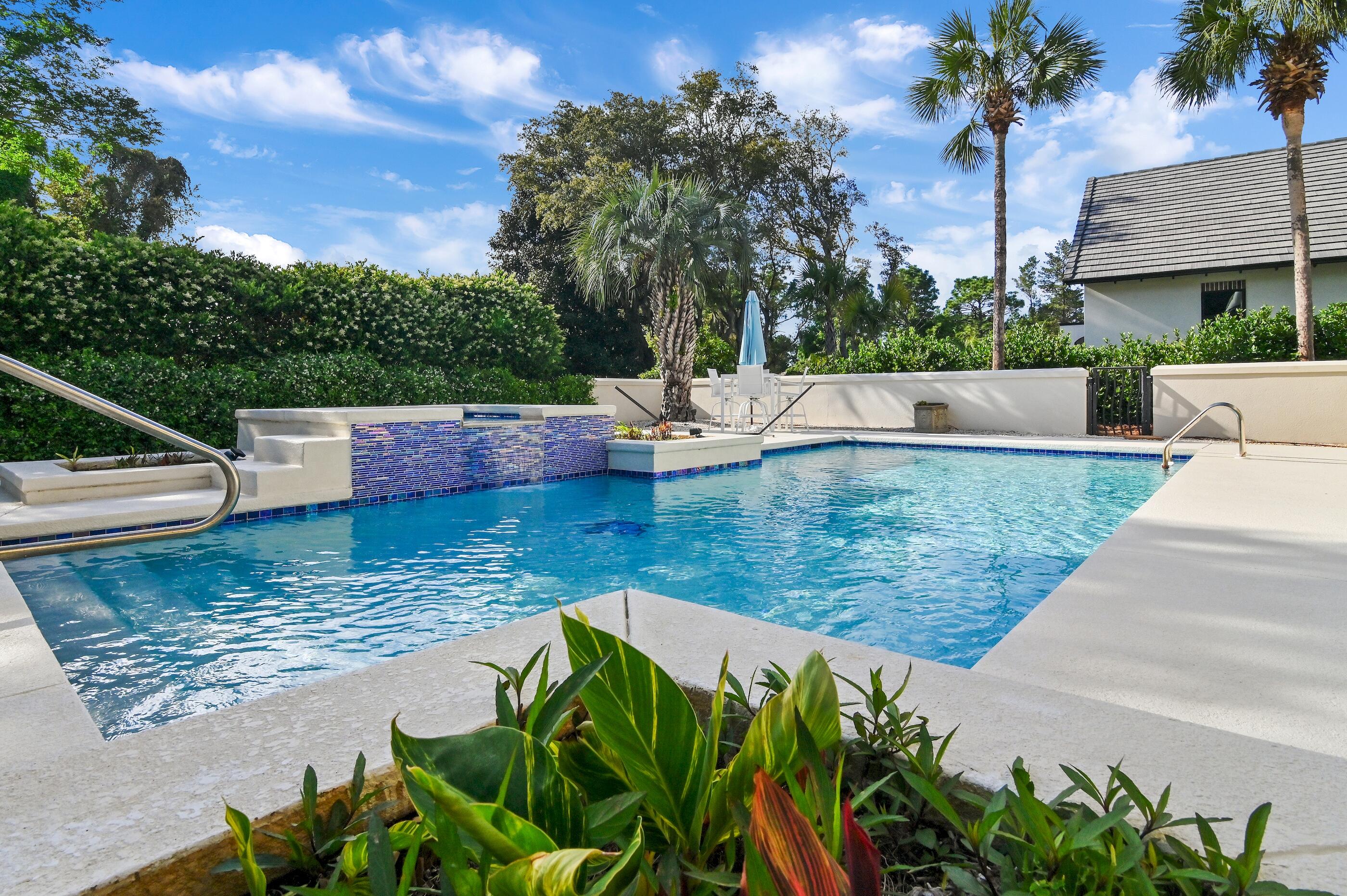 BURNT PINE - Residential