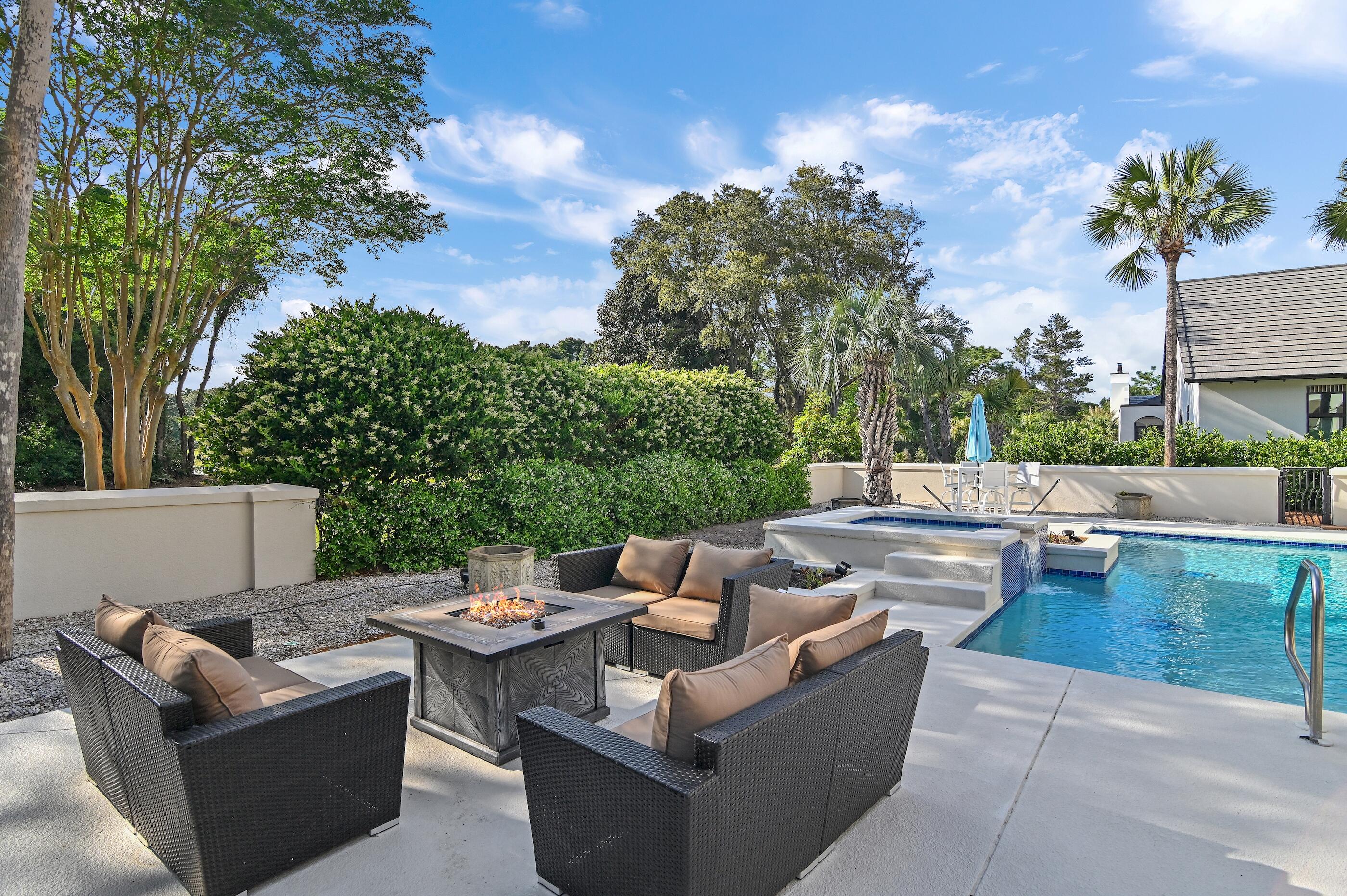 BURNT PINE - Residential