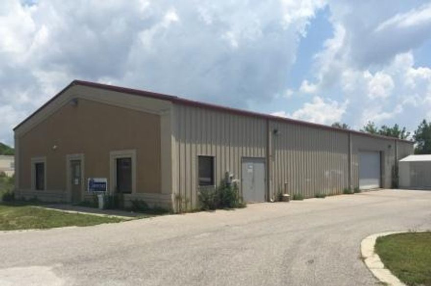 45' x 100' plus metal building with 16' eave height. Office and receiving in front. Clear span. Easy to modify to fit your needs. 14' roll up door. Easy to show.