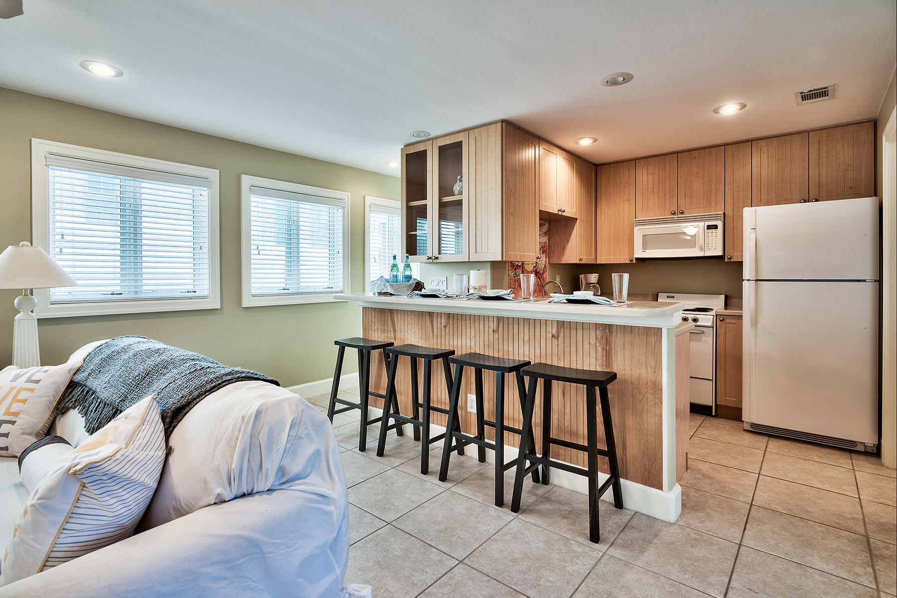 WATER'S EDGE - Residential