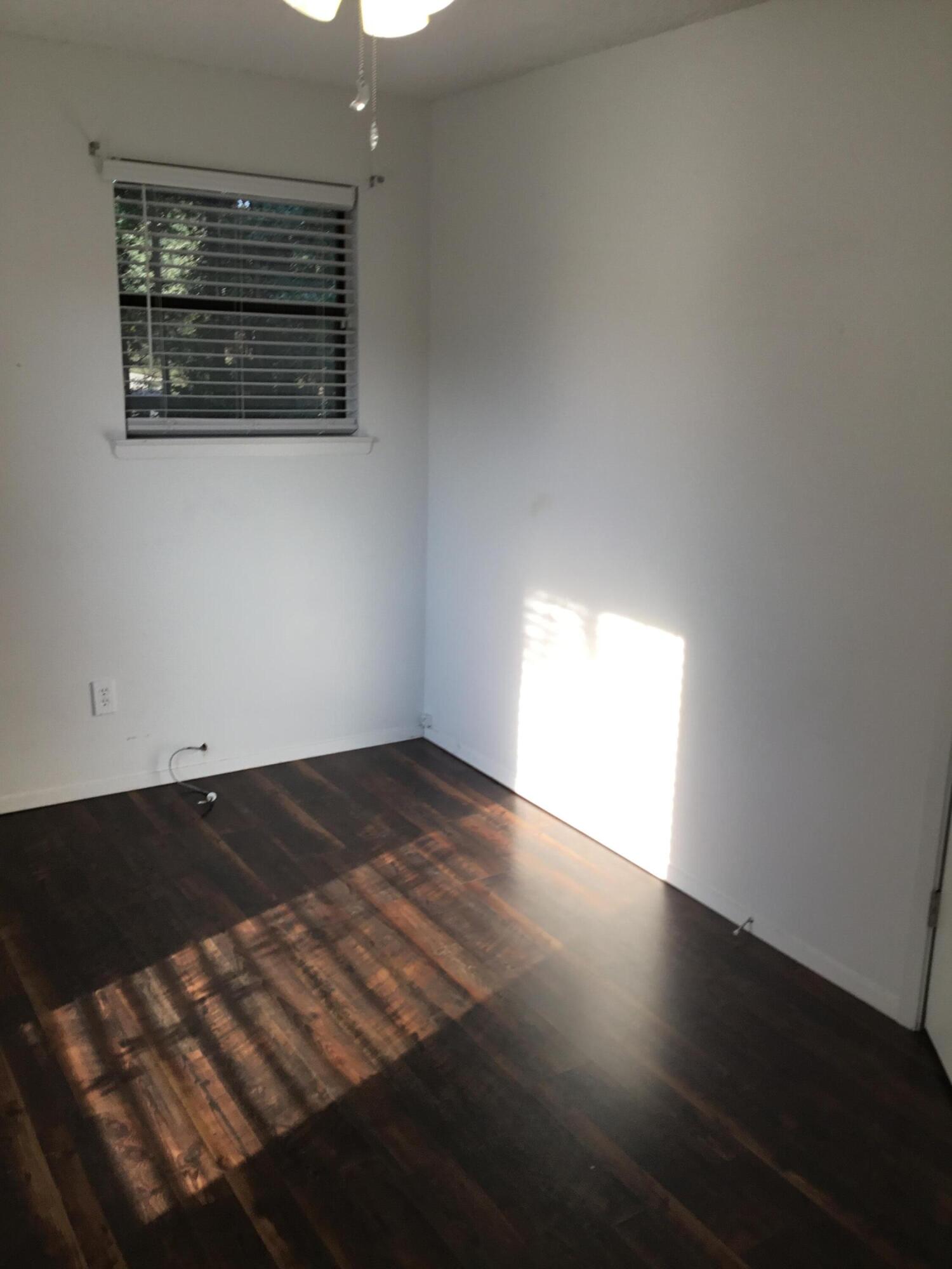 CRESTVIEW (231100.00)Brief Tax Description*JACK KENNEDY 1ST ADD LOTS 9, 10 & 11 BLK 6 - Residential