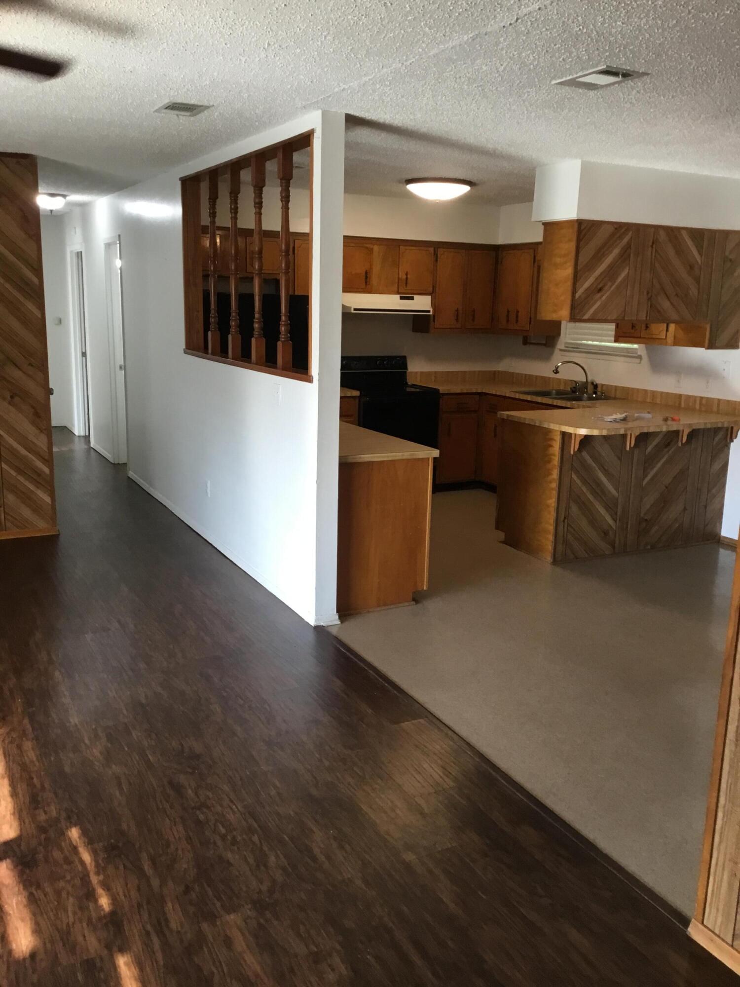 CRESTVIEW (231100.00)Brief Tax Description*JACK KENNEDY 1ST ADD LOTS 9, 10 & 11 BLK 6 - Residential