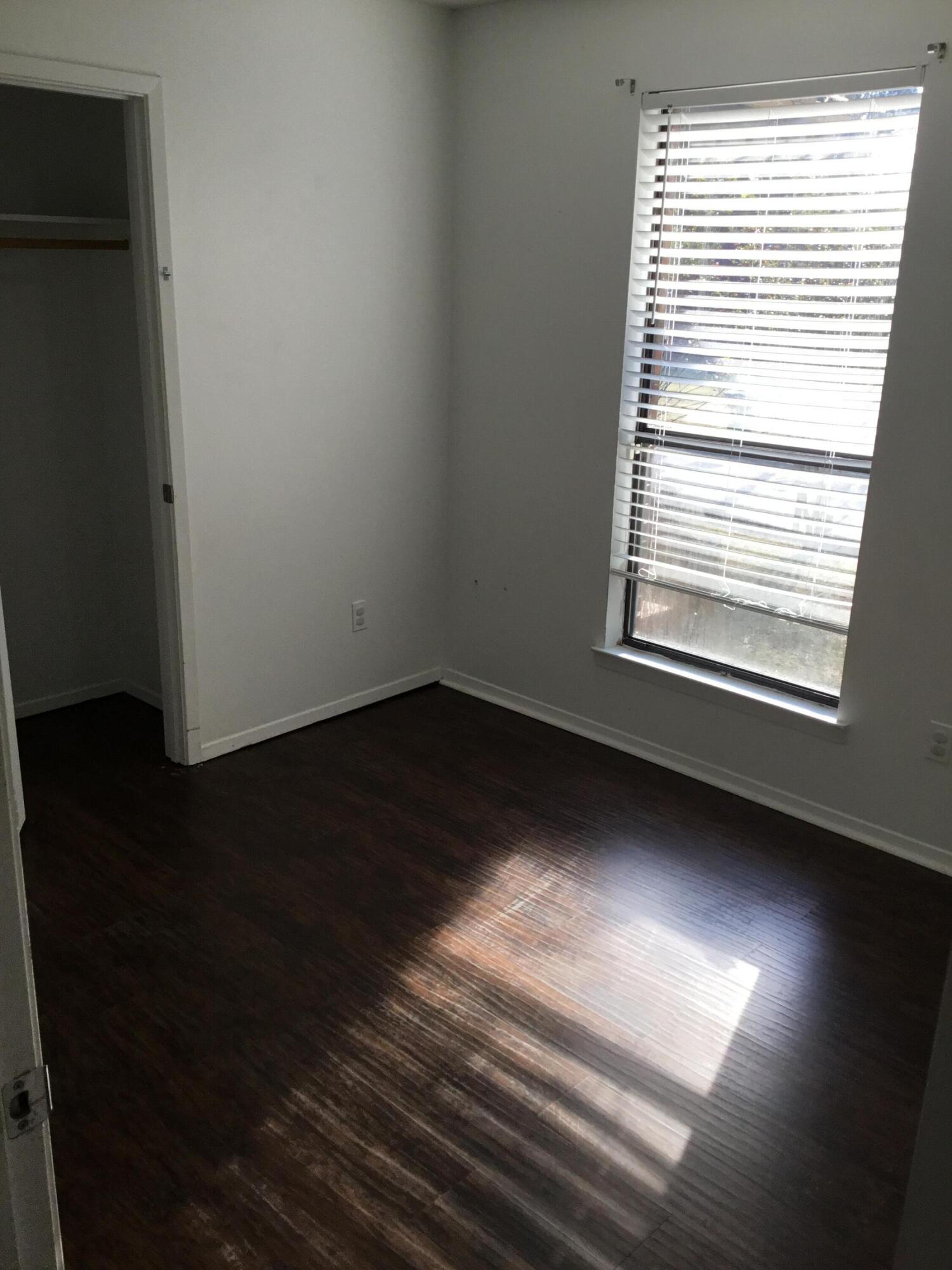 CRESTVIEW (231100.00)Brief Tax Description*JACK KENNEDY 1ST ADD LOTS 9, 10 & 11 BLK 6 - Residential