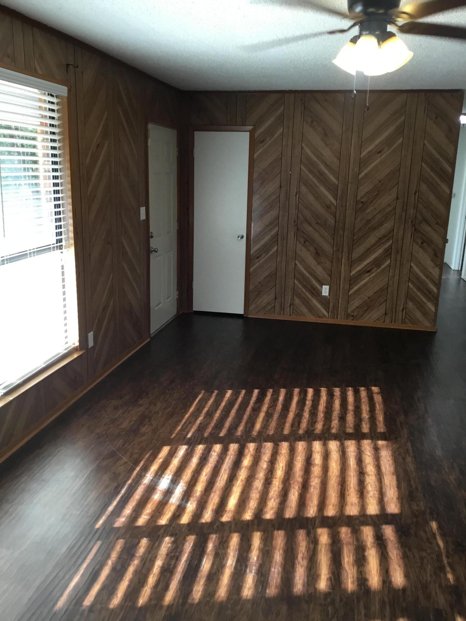 CRESTVIEW (231100.00)Brief Tax Description*JACK KENNEDY 1ST ADD LOTS 9, 10 & 11 BLK 6 - Residential