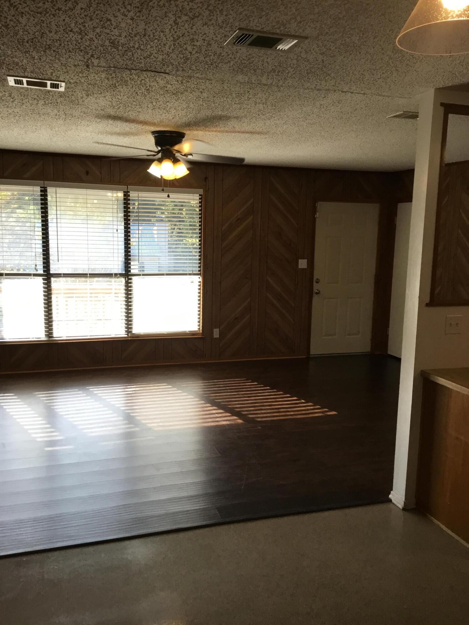 CRESTVIEW (231100.00)Brief Tax Description*JACK KENNEDY 1ST ADD LOTS 9, 10 & 11 BLK 6 - Residential