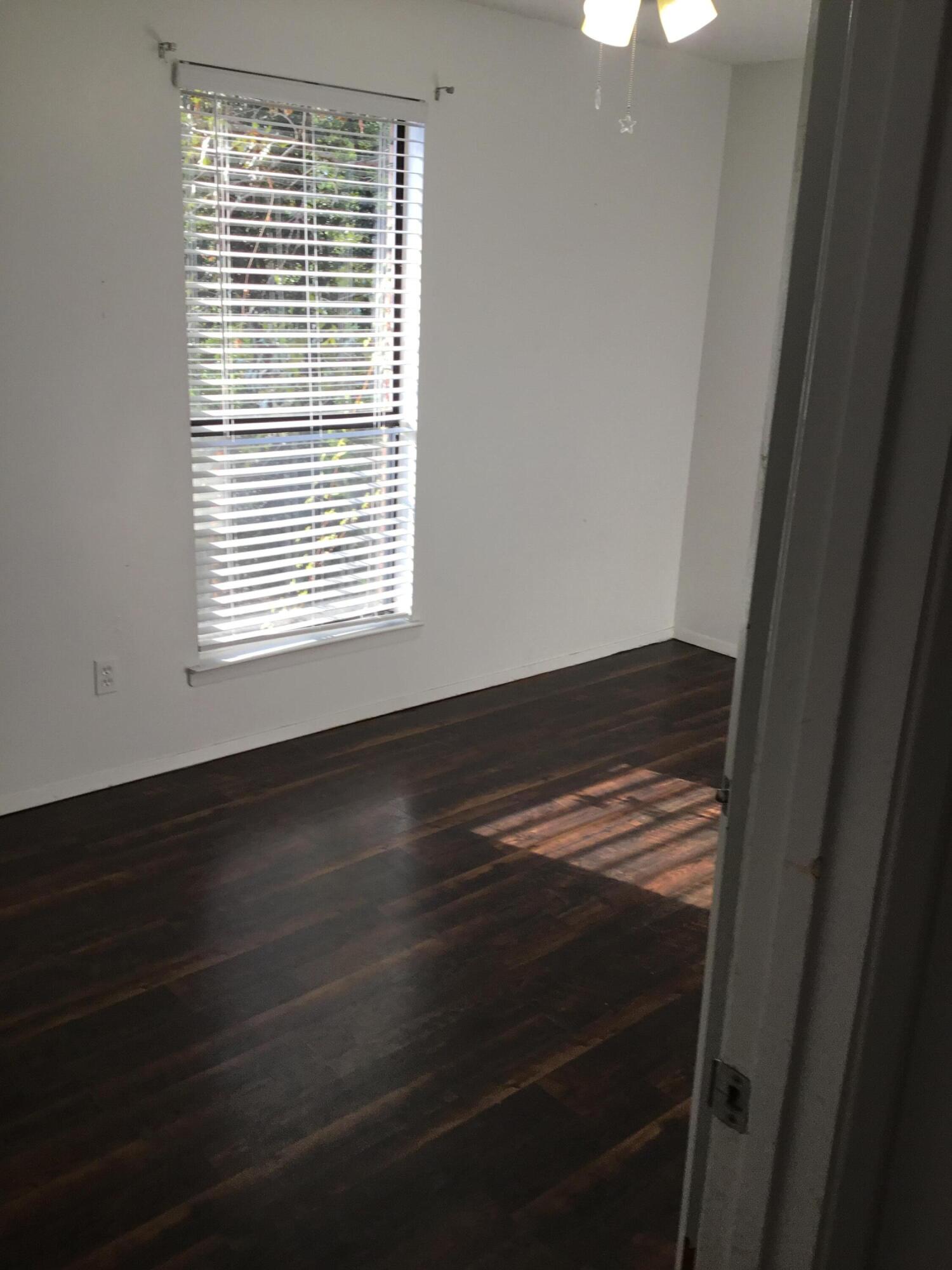 CRESTVIEW (231100.00)Brief Tax Description*JACK KENNEDY 1ST ADD LOTS 9, 10 & 11 BLK 6 - Residential