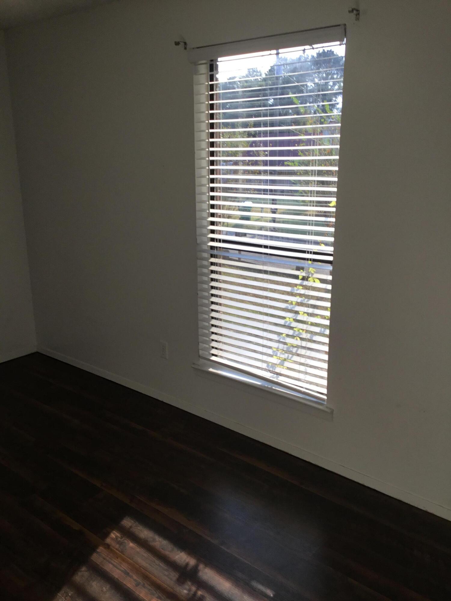 CRESTVIEW (231100.00)Brief Tax Description*JACK KENNEDY 1ST ADD LOTS 9, 10 & 11 BLK 6 - Residential