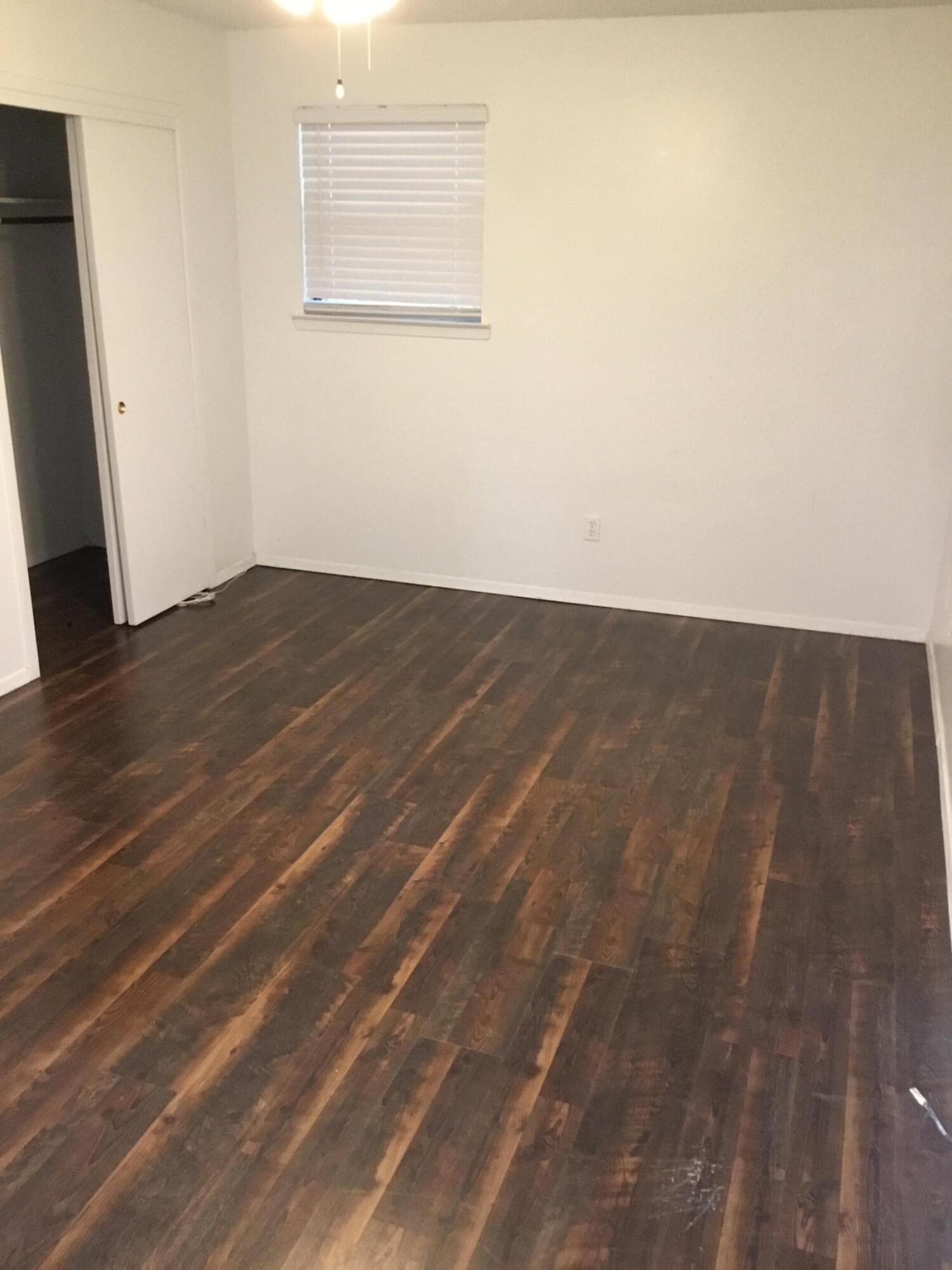 CRESTVIEW (231100.00)Brief Tax Description*JACK KENNEDY 1ST ADD LOTS 9, 10 & 11 BLK 6 - Residential