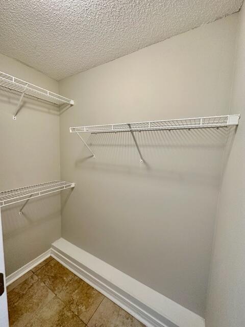 COUNTRYVIEW ESTATES - Residential Lease