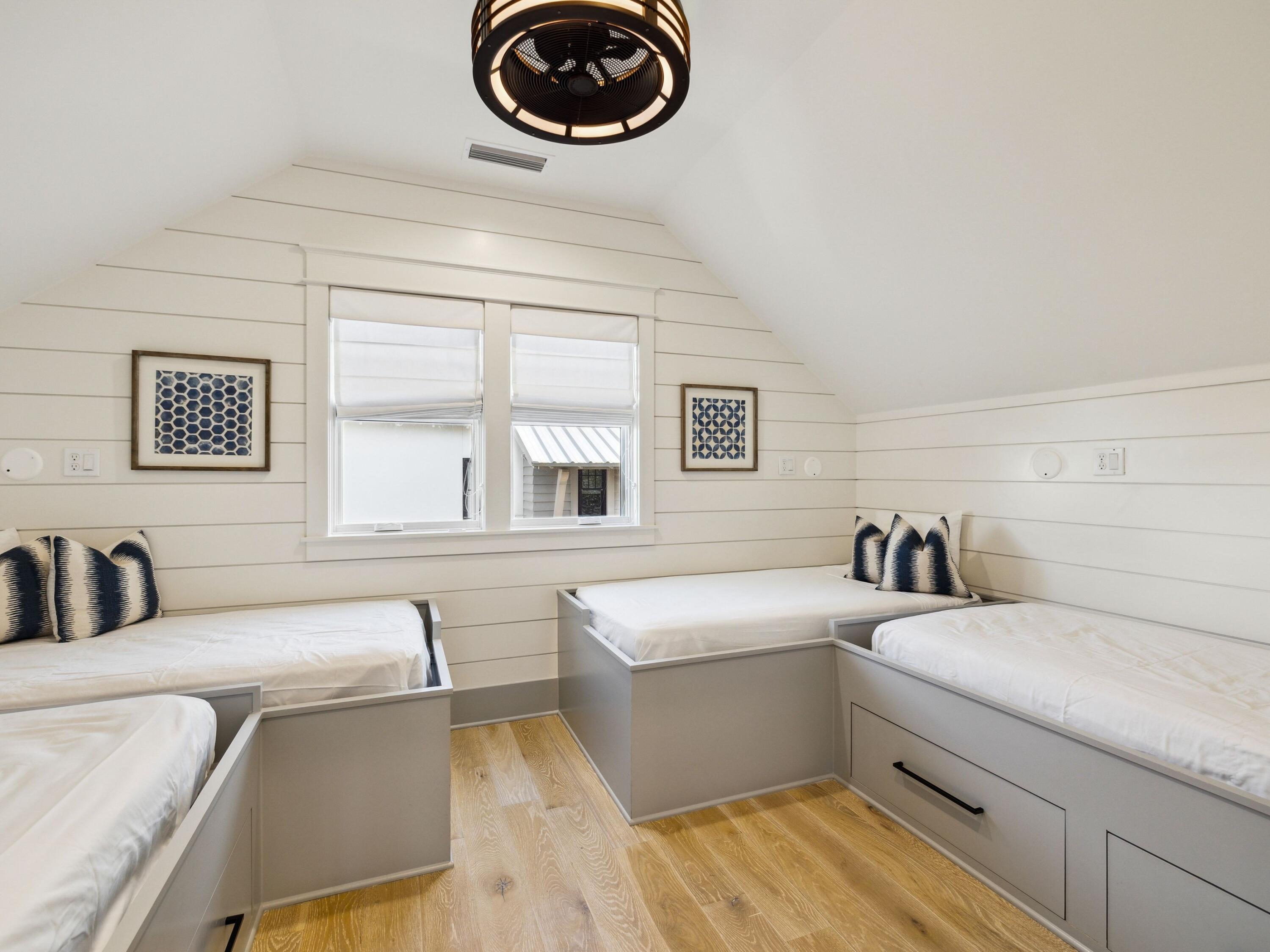 SEAGROVE 3RD ADDN - Residential