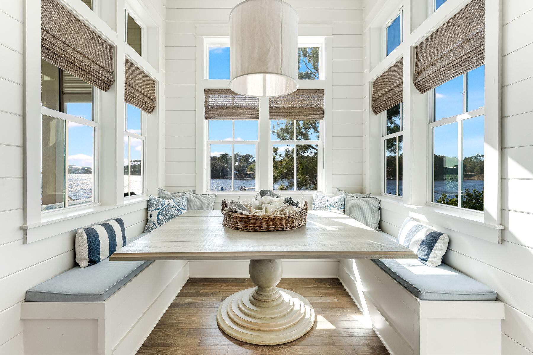 LAKEWOOD POINTE ESTATES - Residential