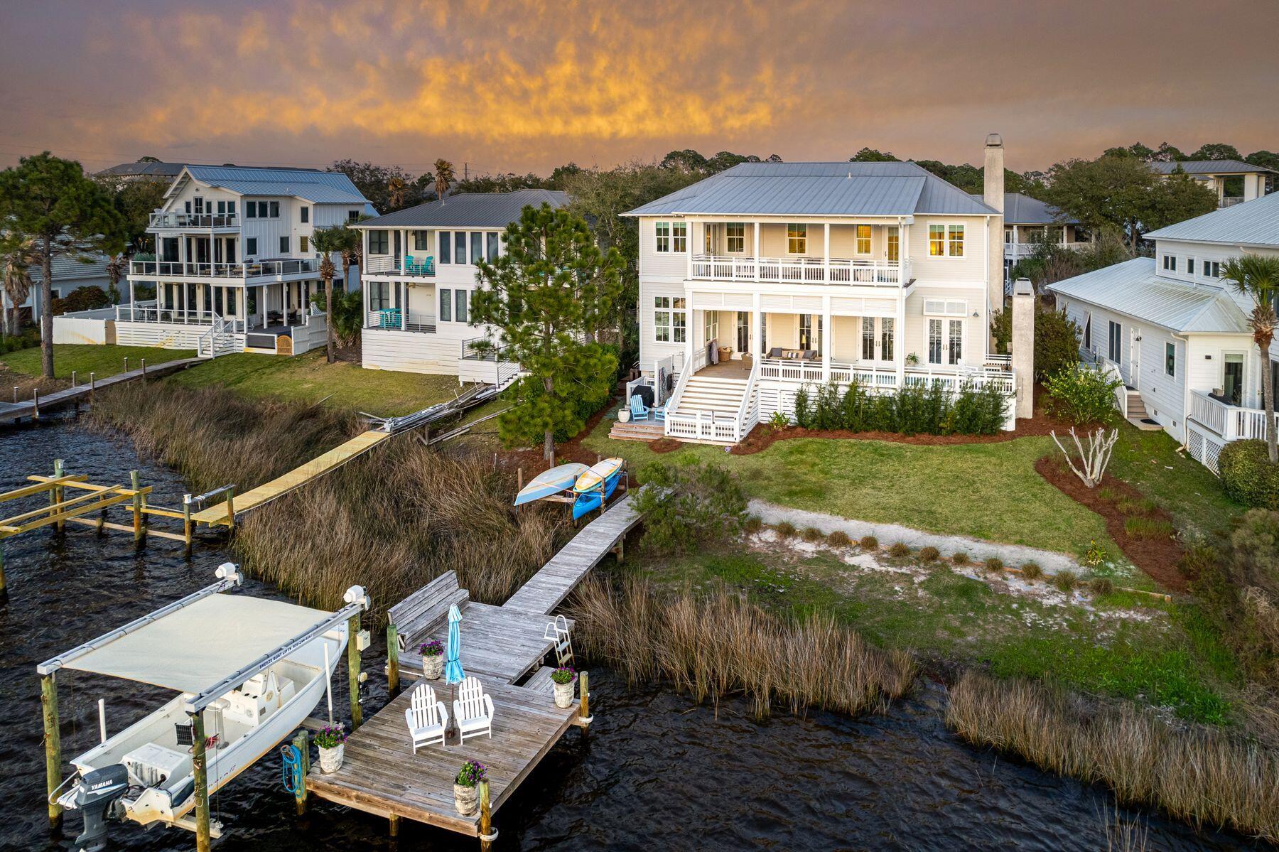 LAKEWOOD POINTE ESTATES - Residential