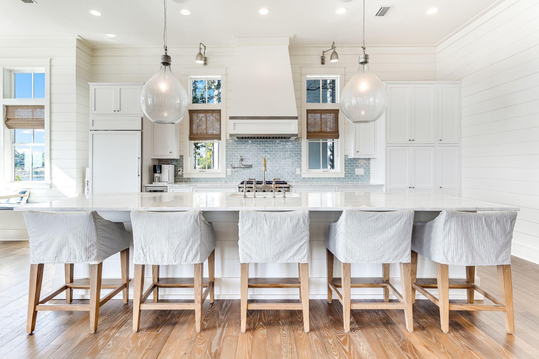 LAKEWOOD POINTE ESTATES - Residential