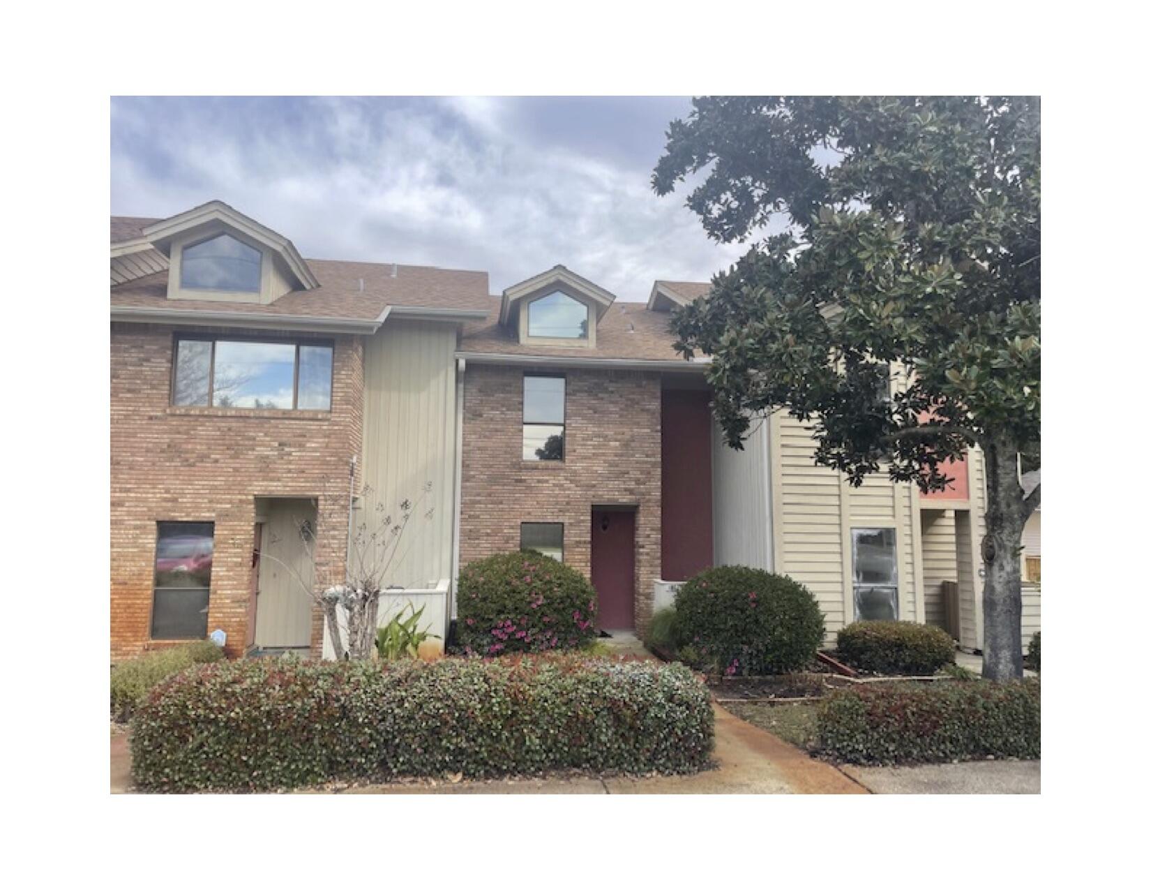 MAGNOLIA BAY CLUB T/H PH 1 - Residential