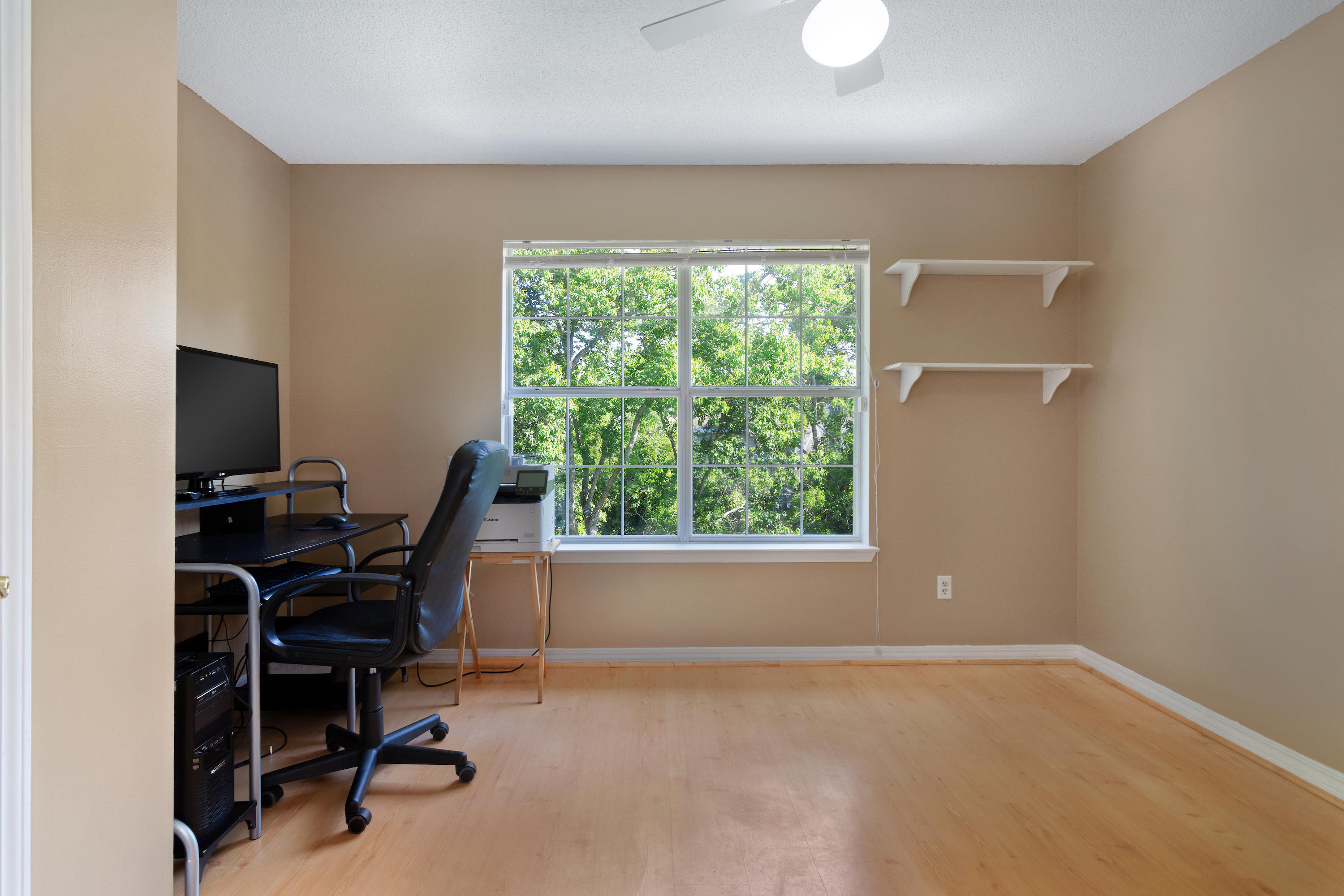 LAKE CHARLESTON - Residential