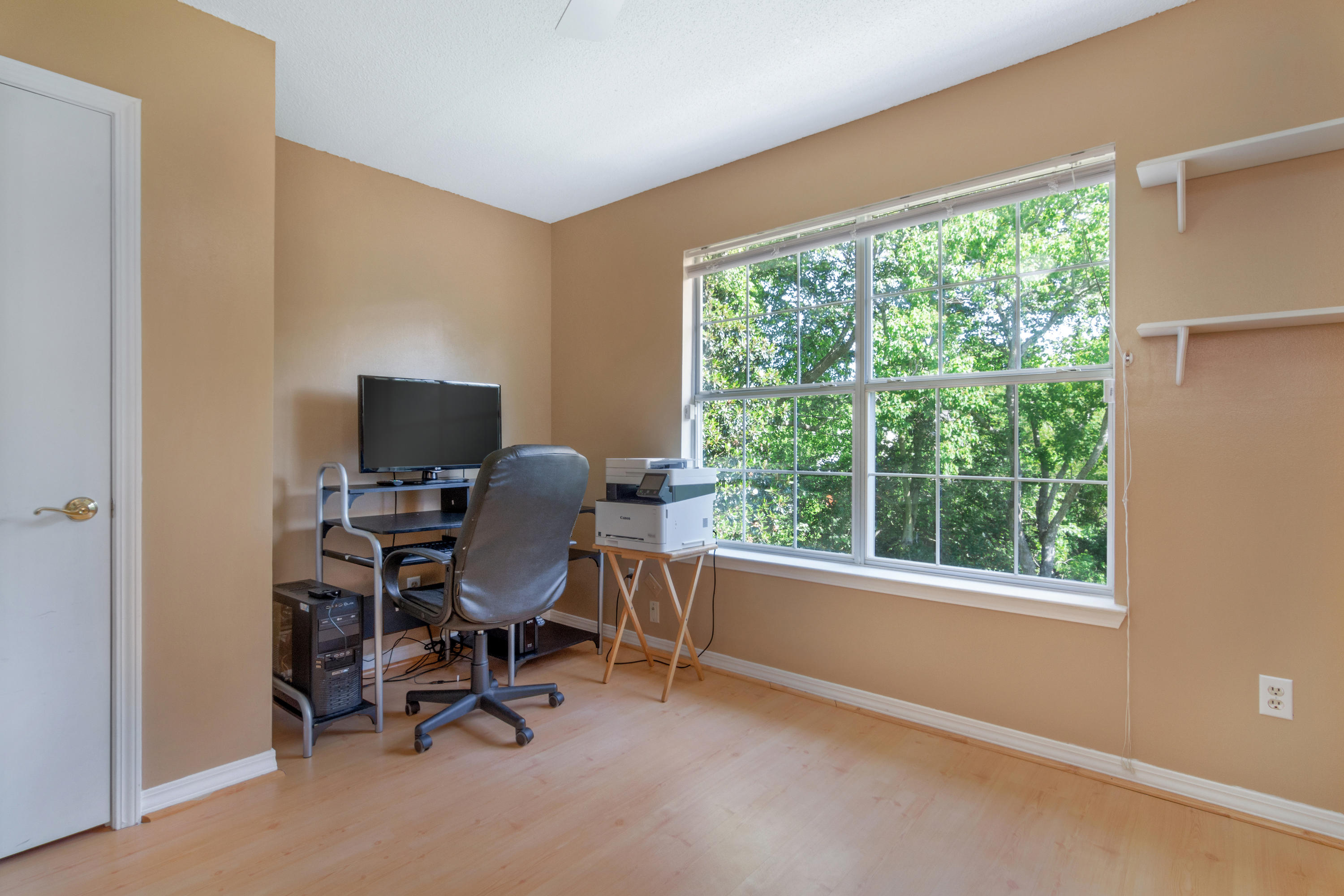 LAKE CHARLESTON - Residential