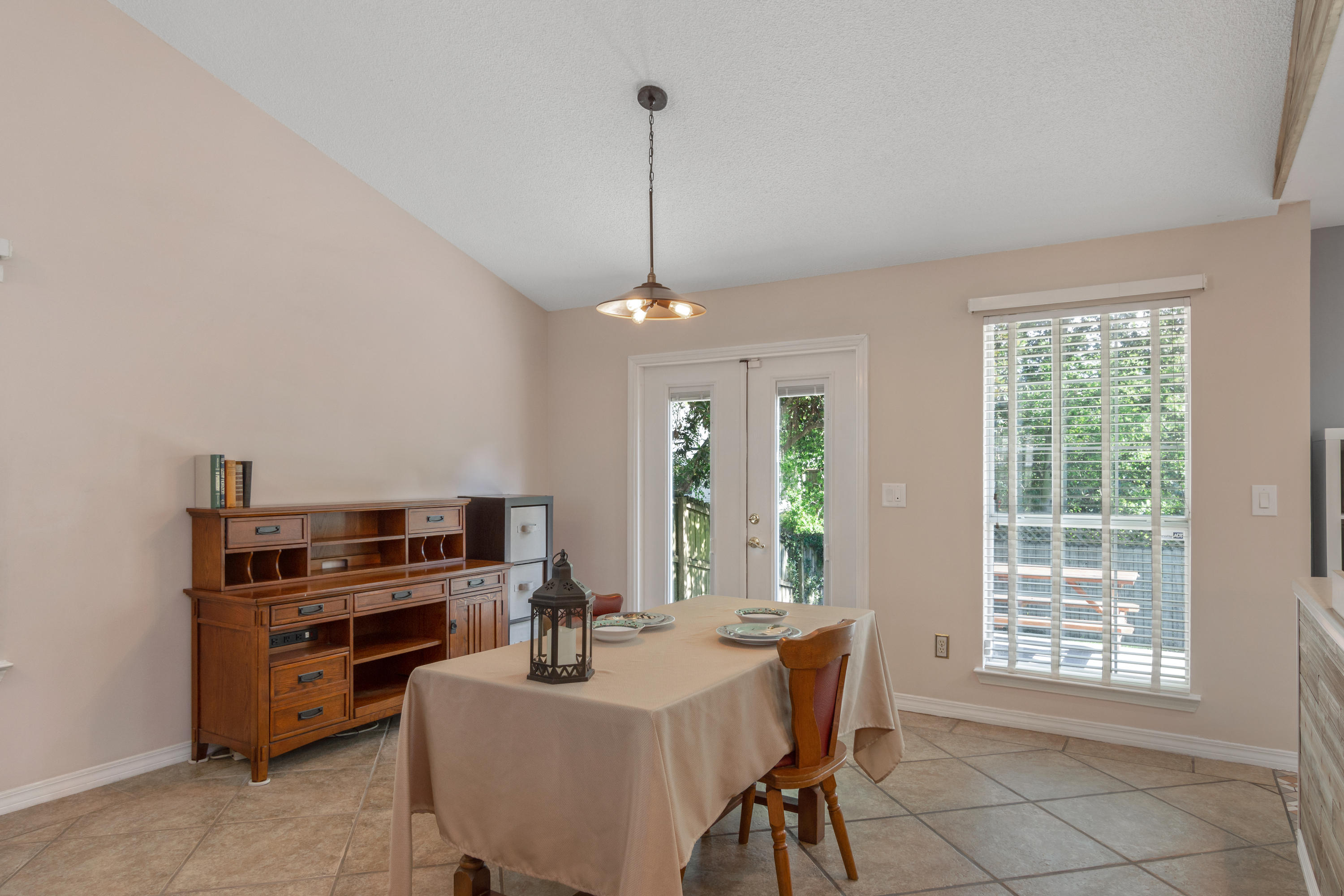 LAKE CHARLESTON - Residential