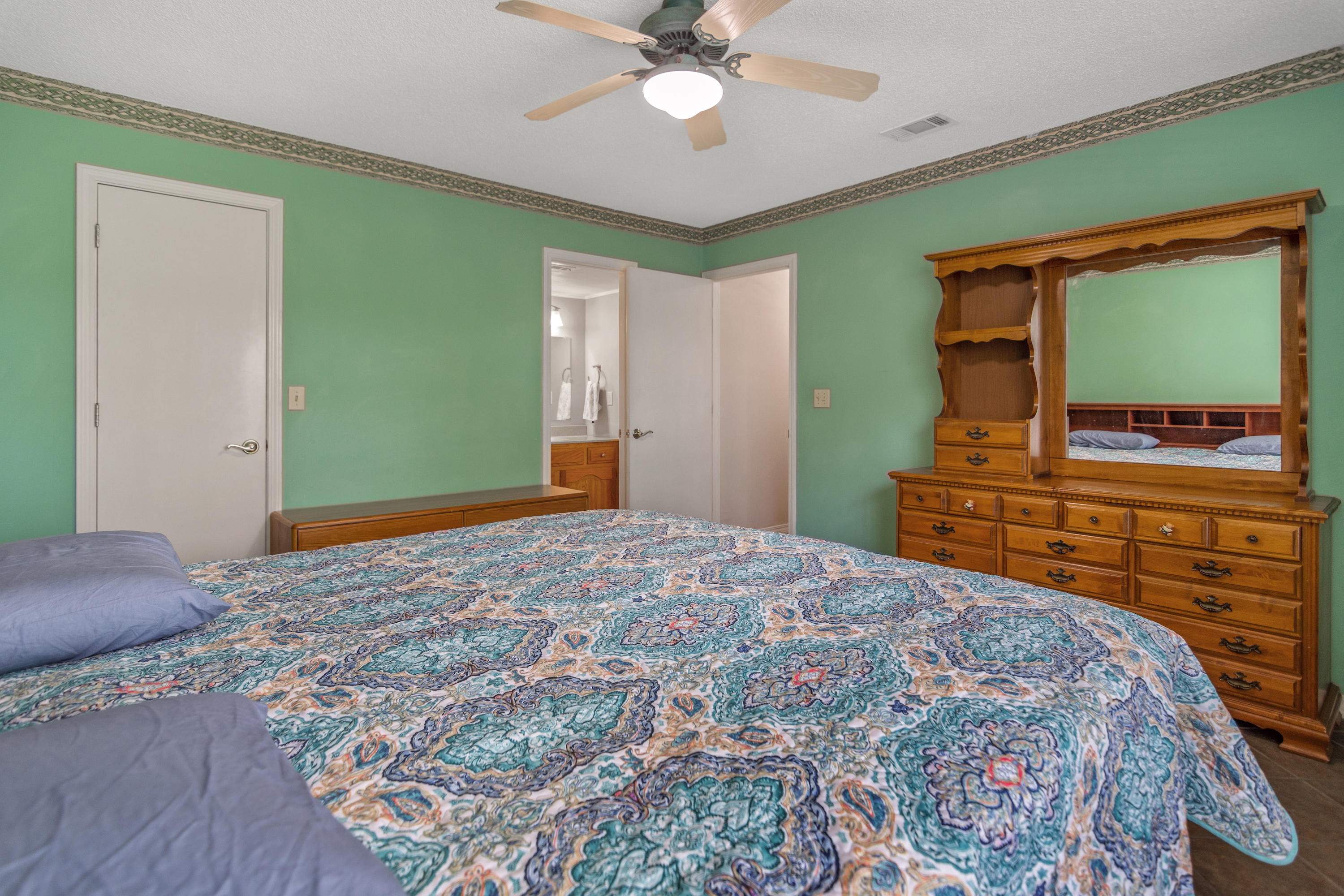 LAKE CHARLESTON - Residential