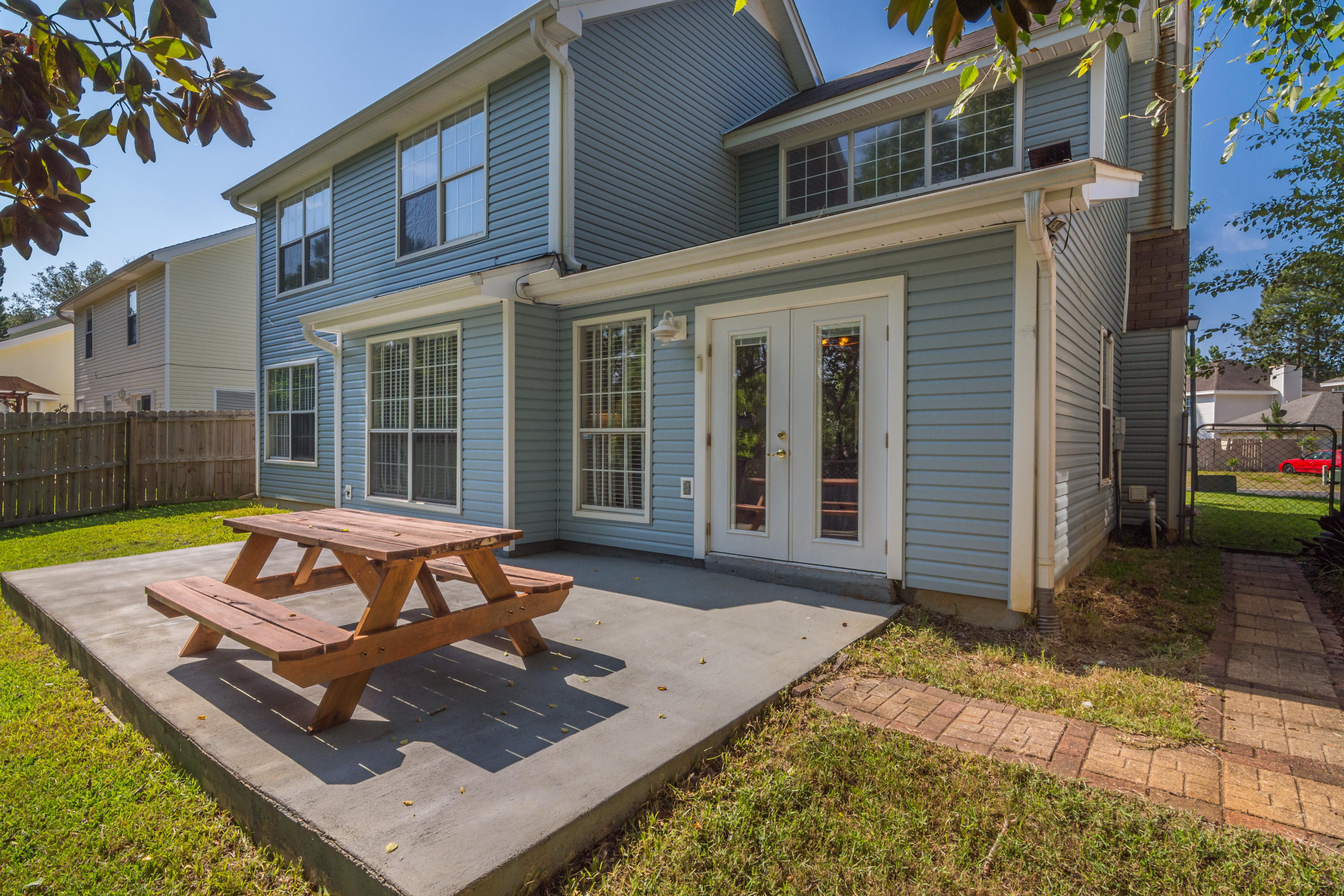 LAKE CHARLESTON - Residential