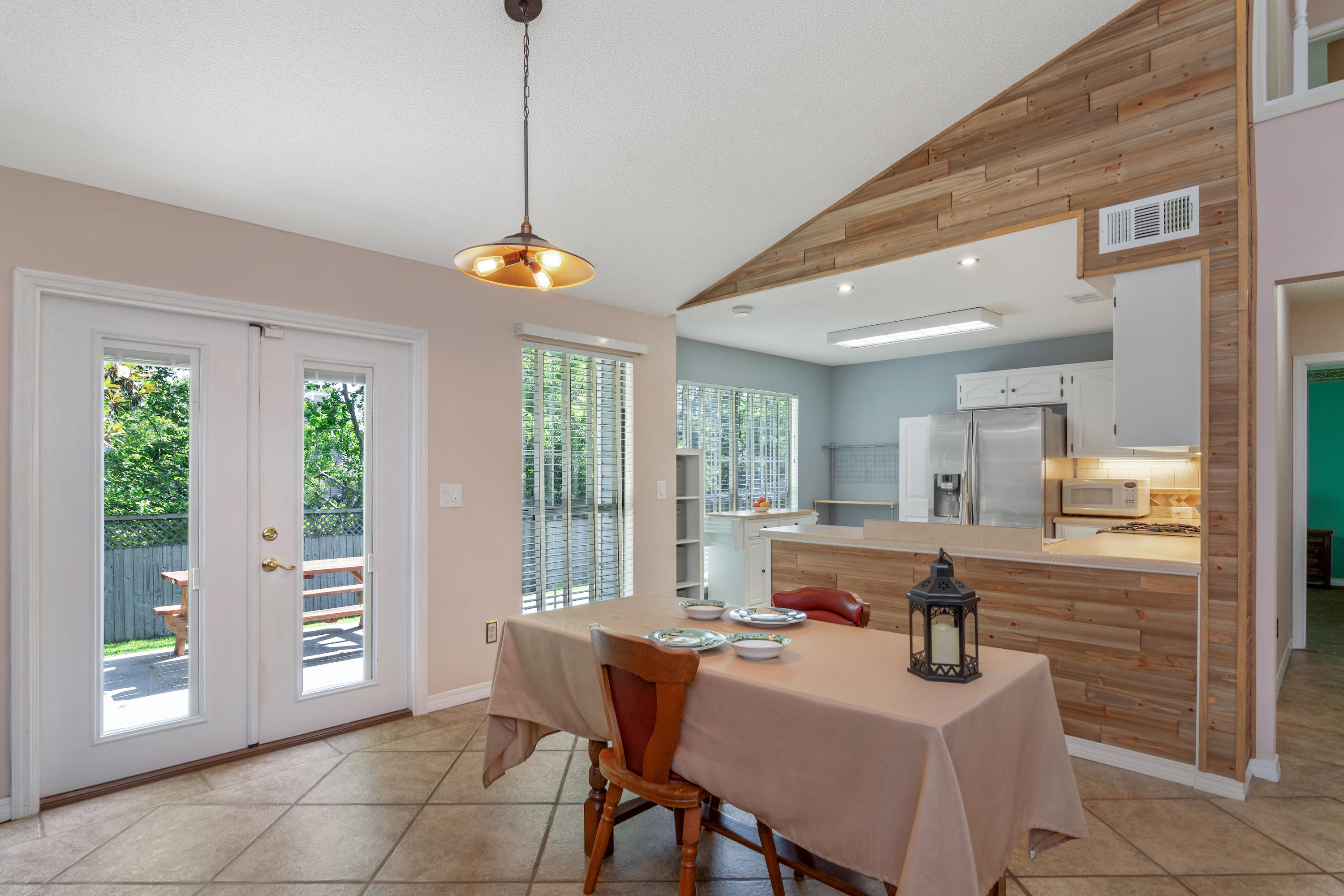 LAKE CHARLESTON - Residential