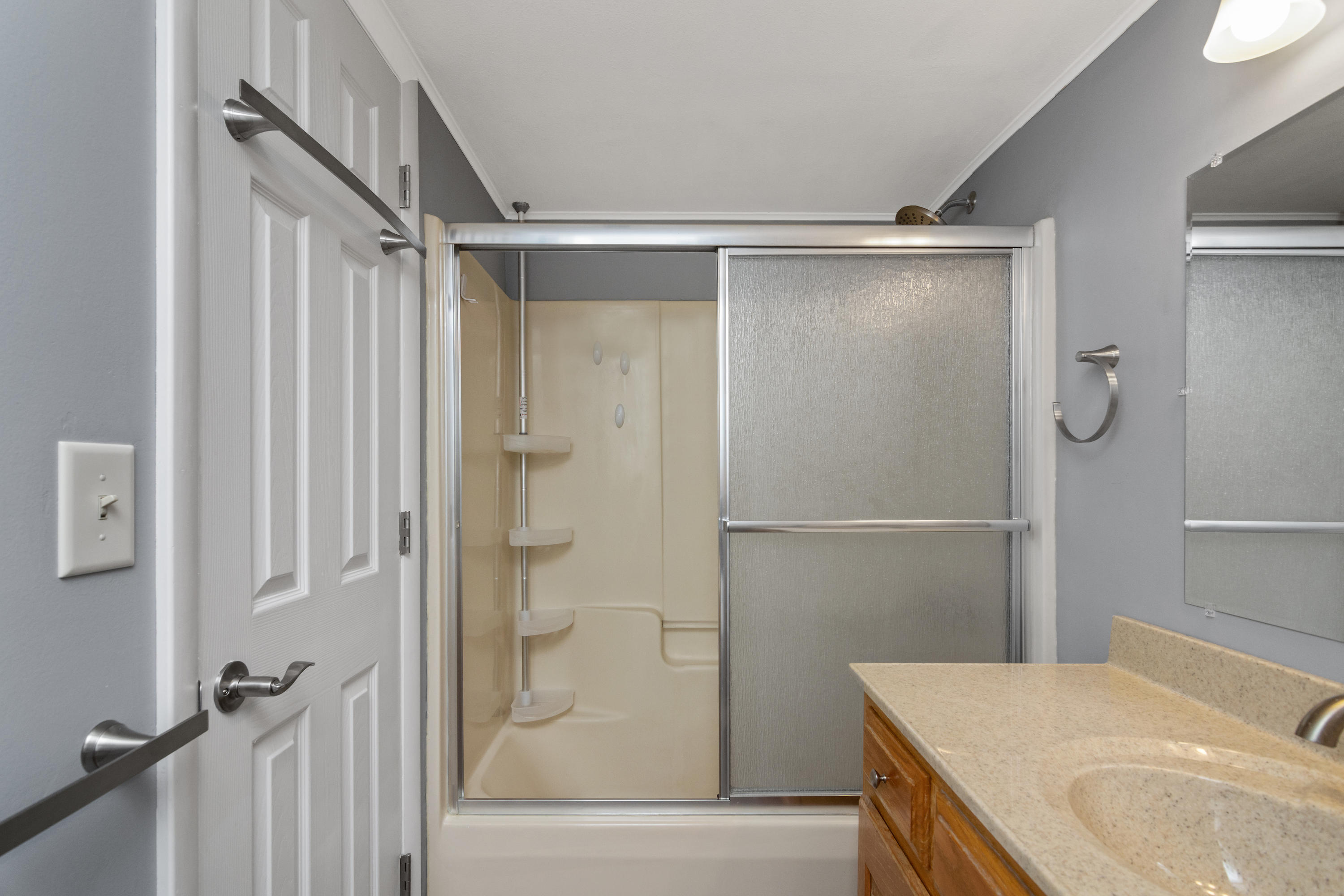 LAKE CHARLESTON - Residential