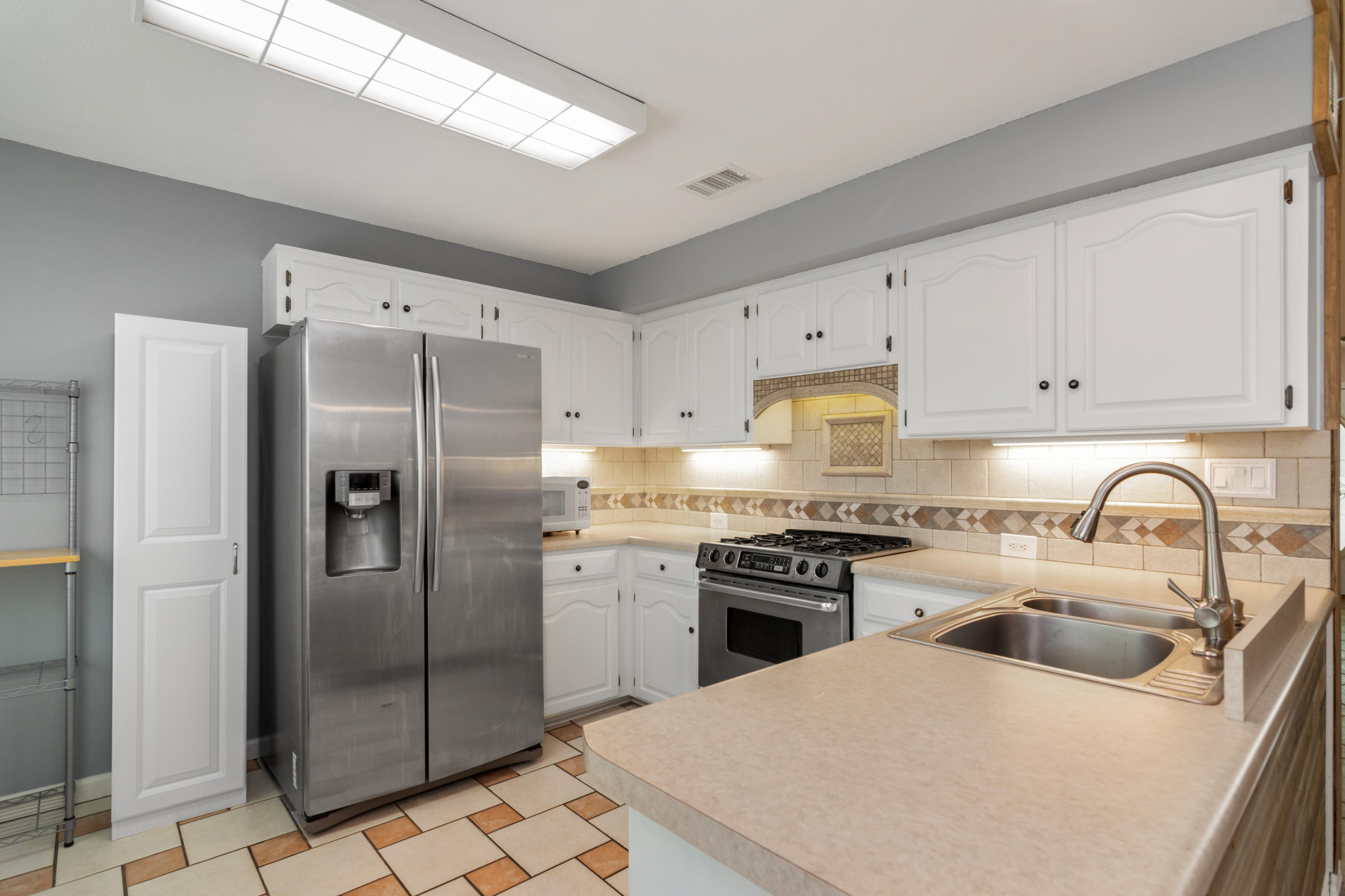 LAKE CHARLESTON - Residential