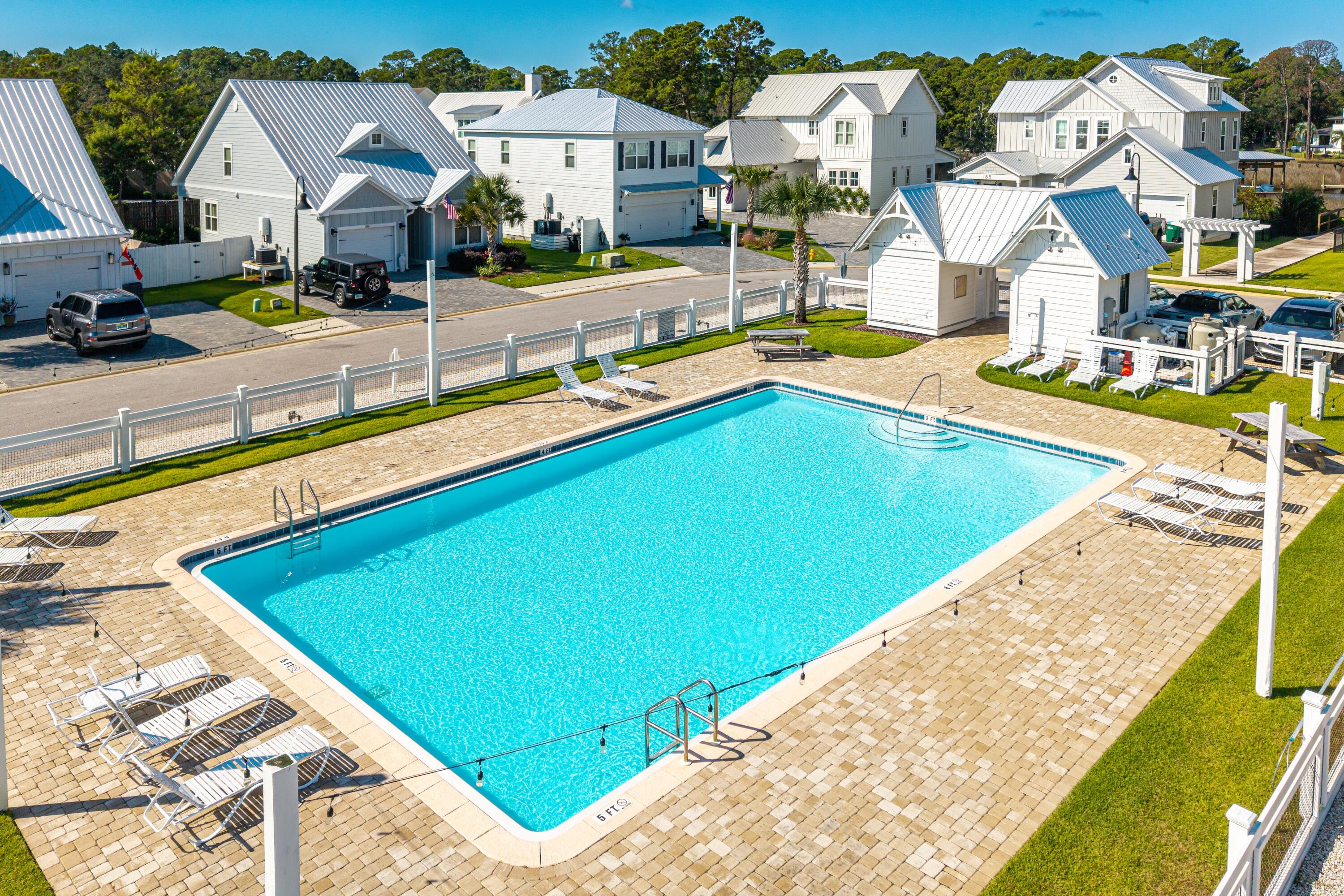 Daxton on the Bay - Residential