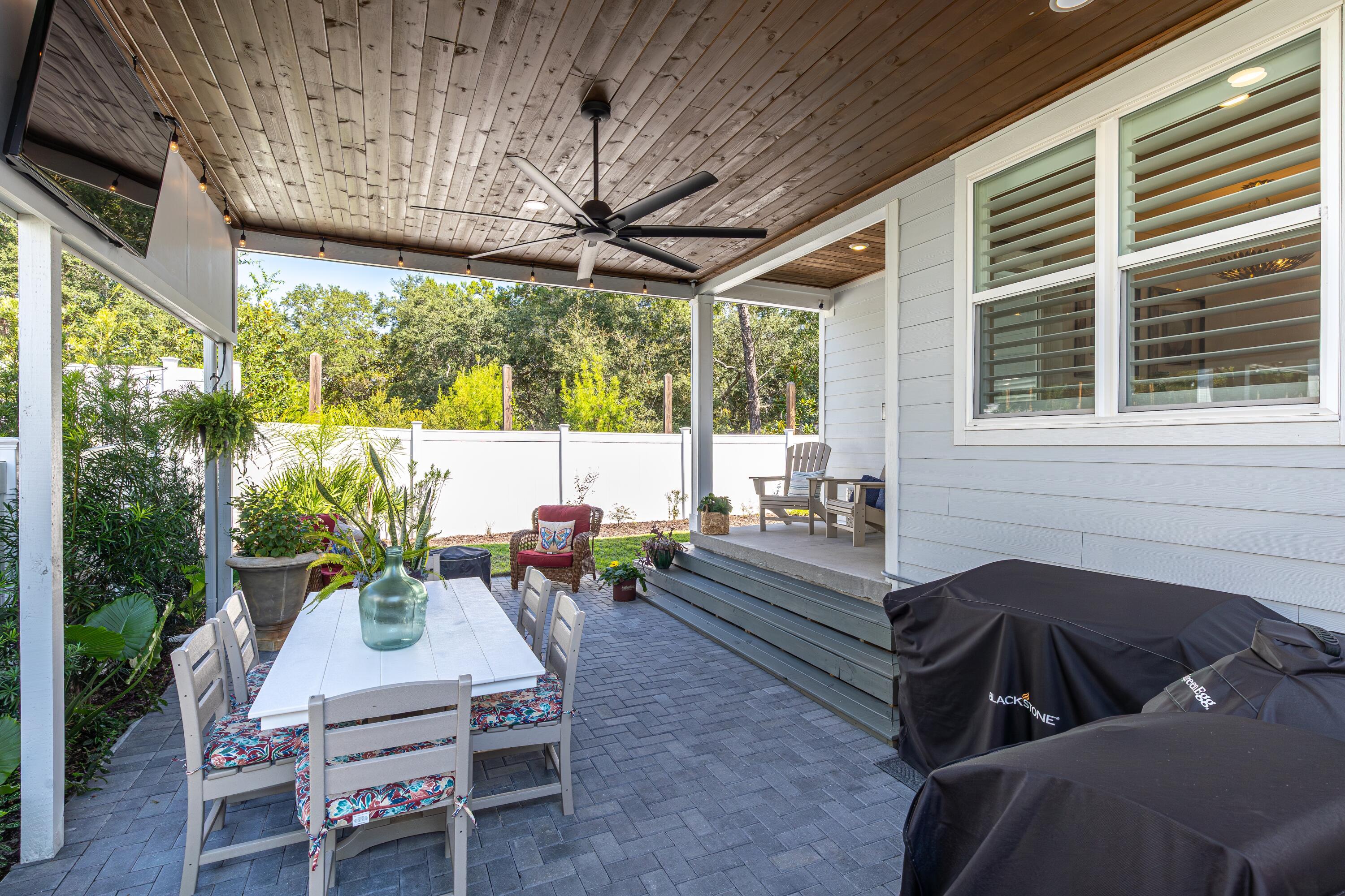 Daxton on the Bay - Residential