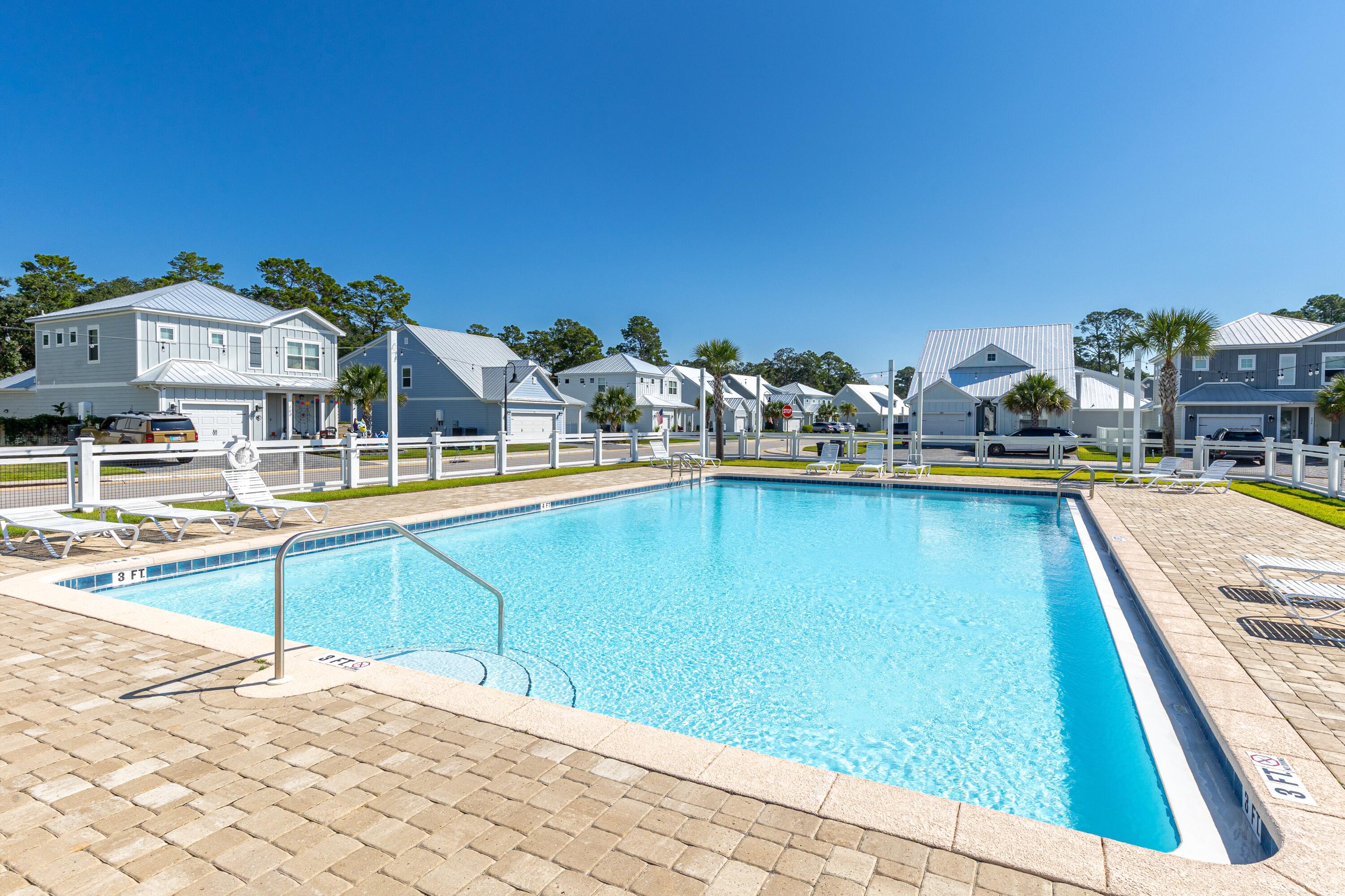 Daxton on the Bay - Residential