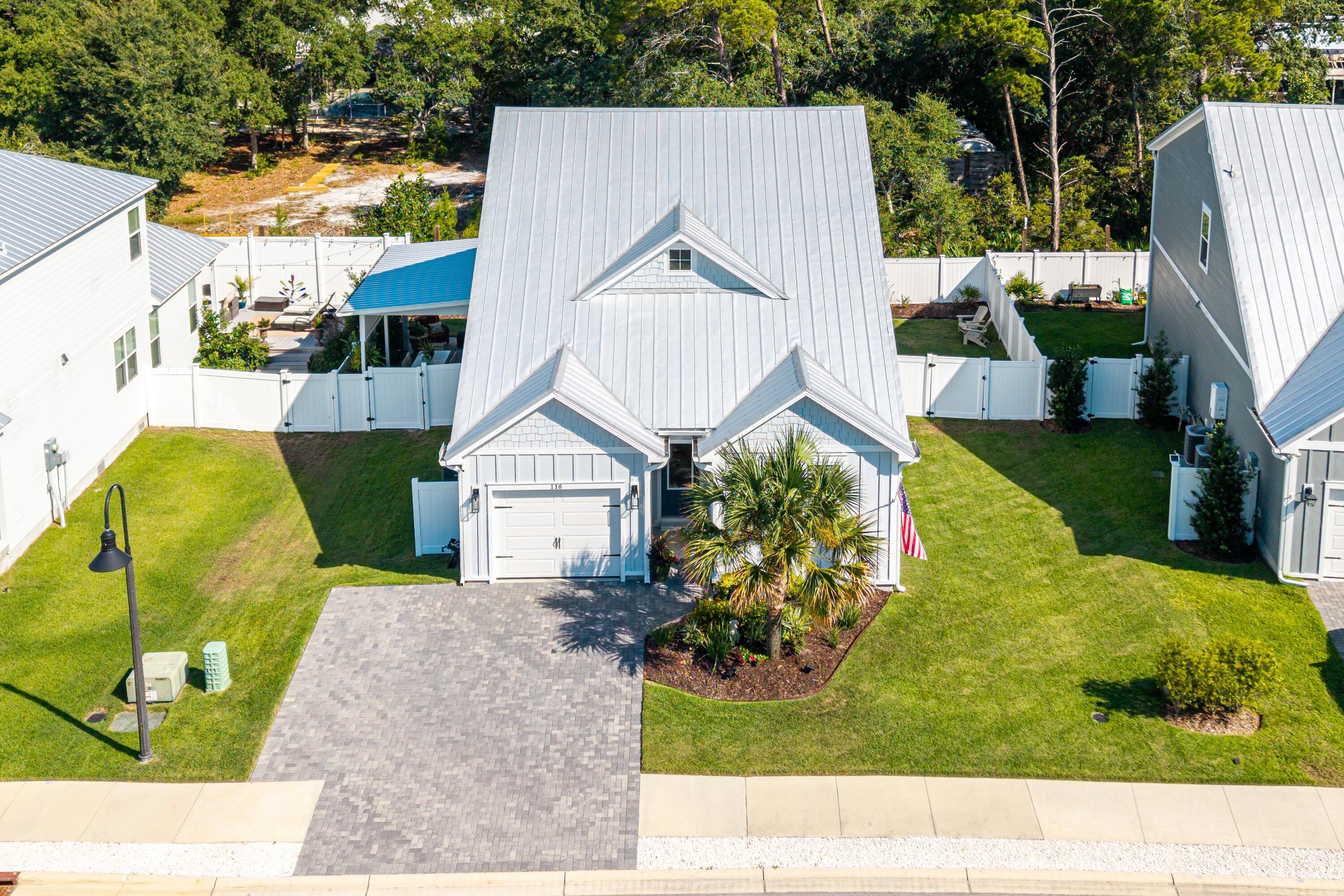 Daxton on the Bay - Residential