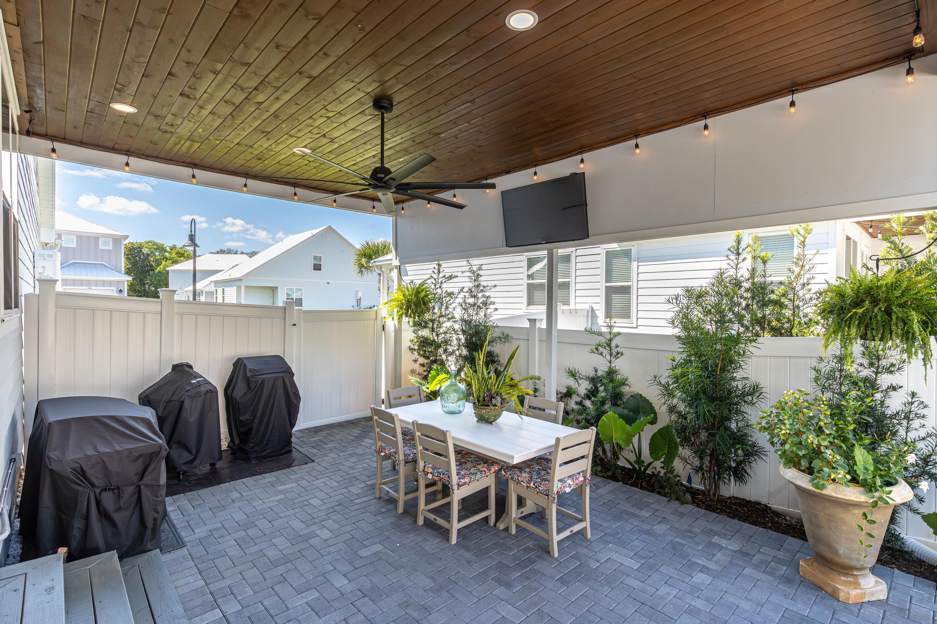 Daxton on the Bay - Residential