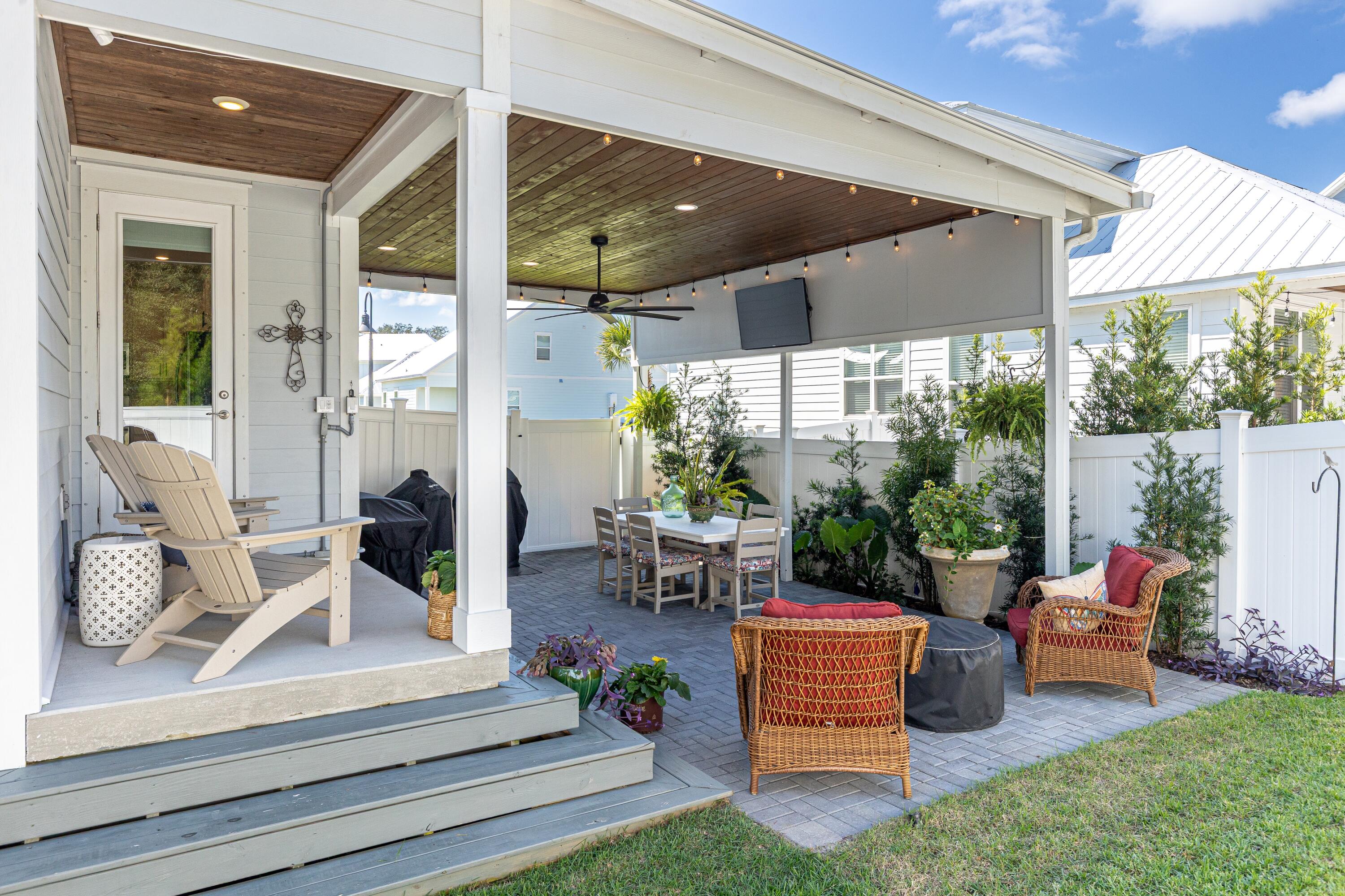 Daxton on the Bay - Residential