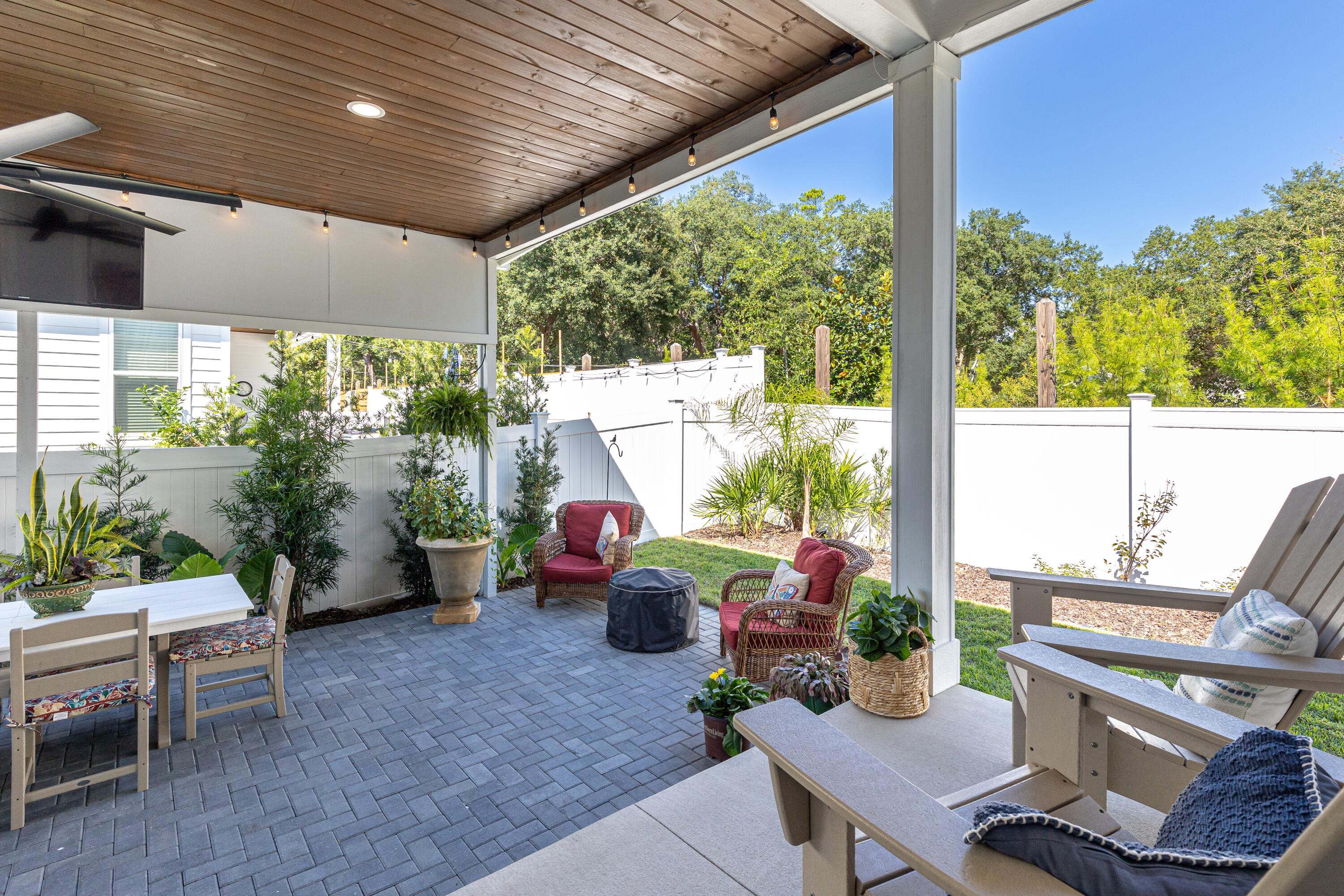 Daxton on the Bay - Residential