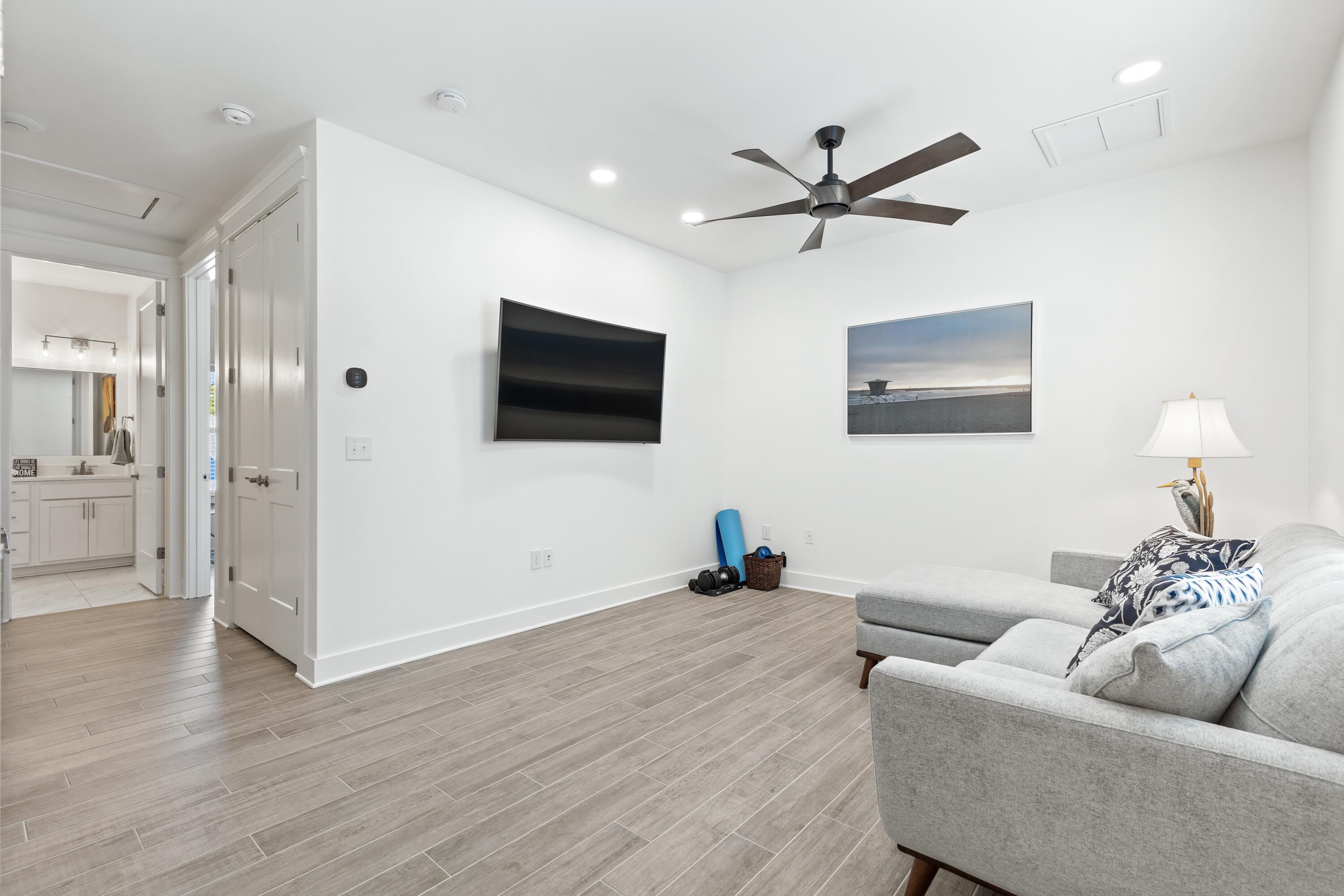 Daxton on the Bay - Residential
