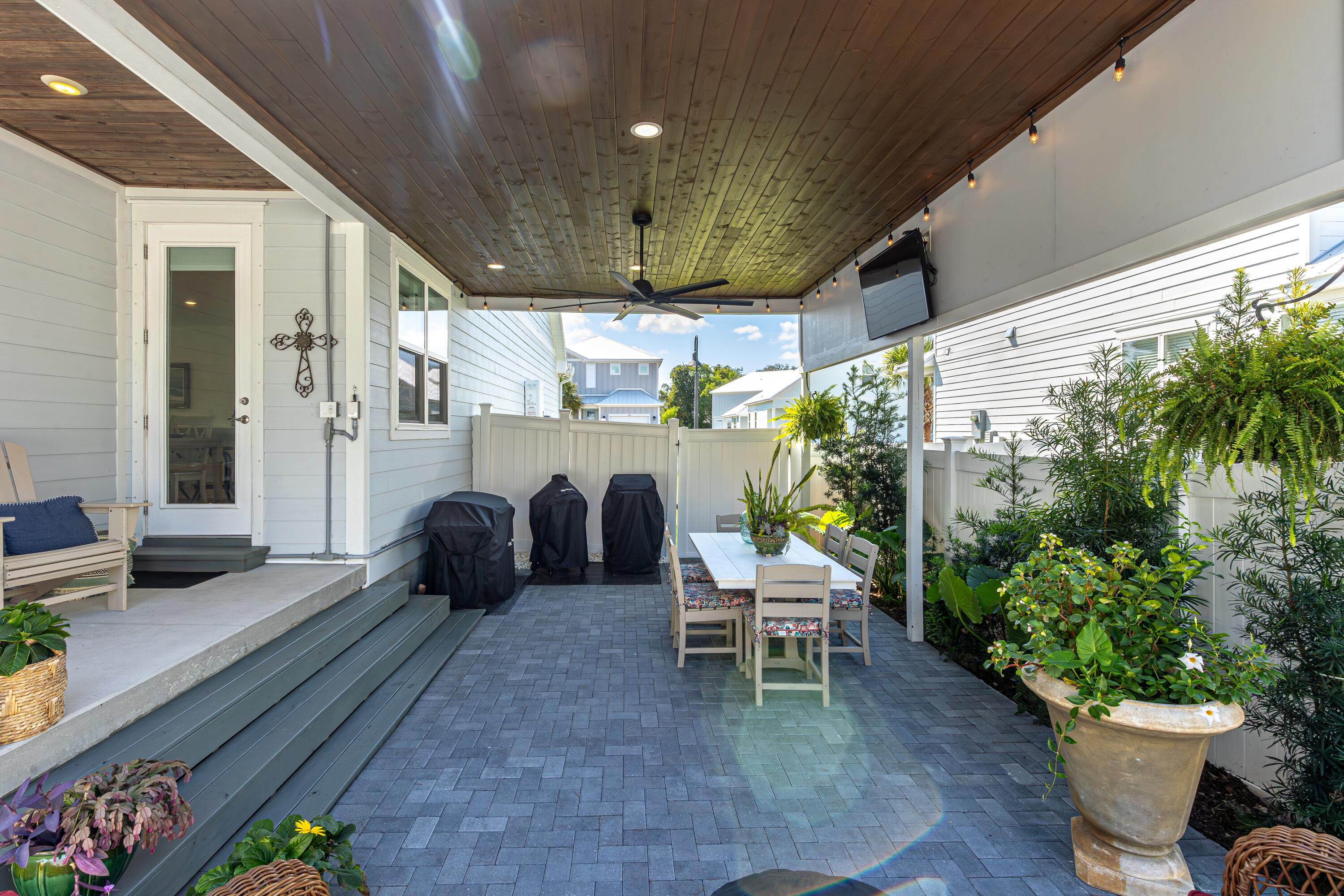 Daxton on the Bay - Residential