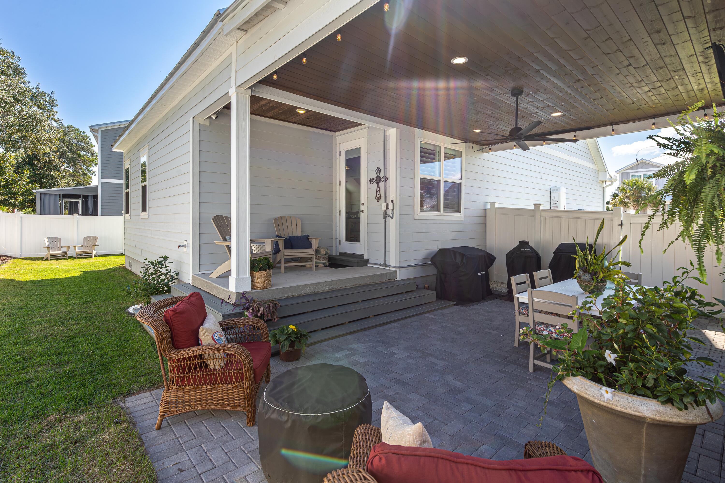Daxton on the Bay - Residential