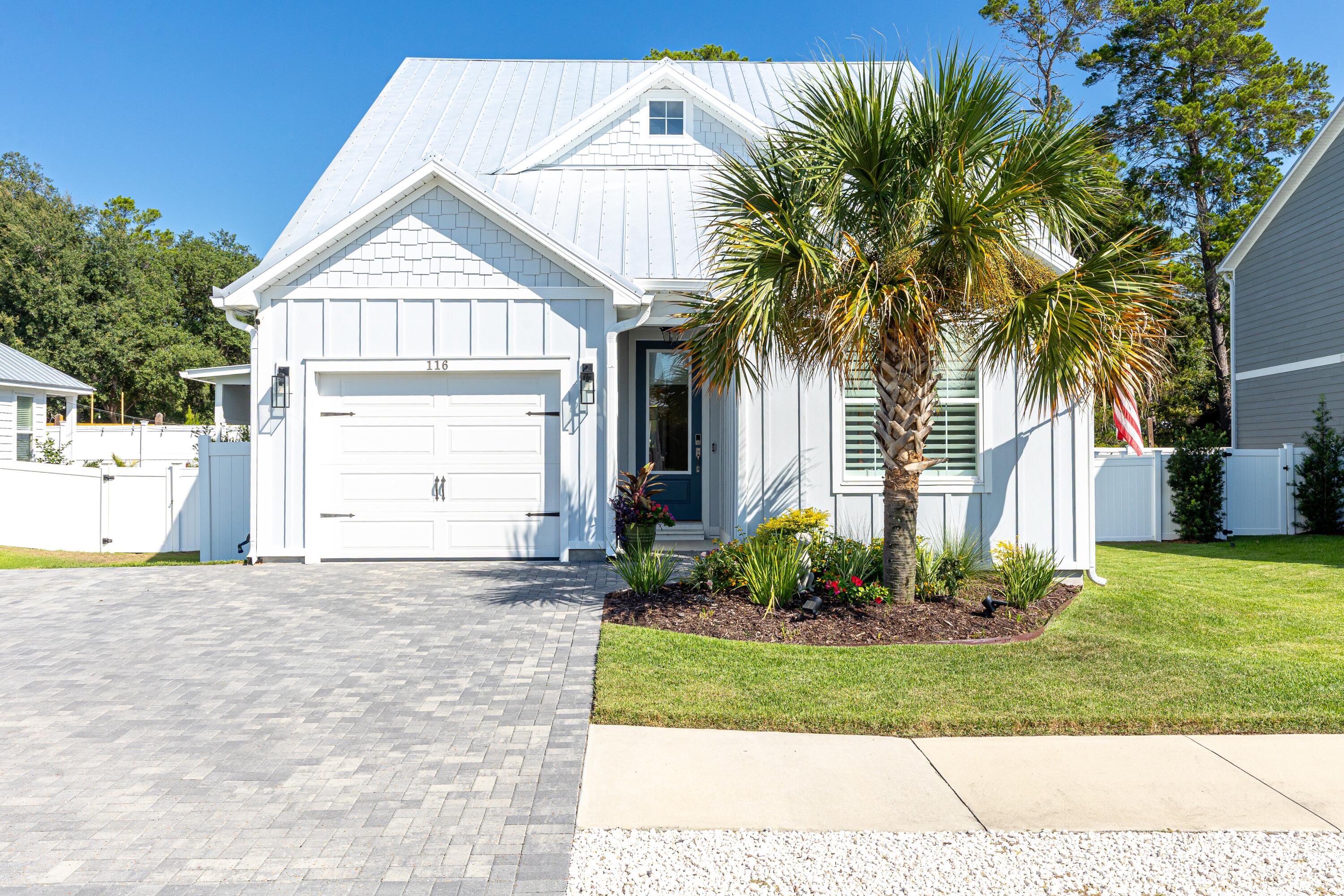 Daxton on the Bay - Residential