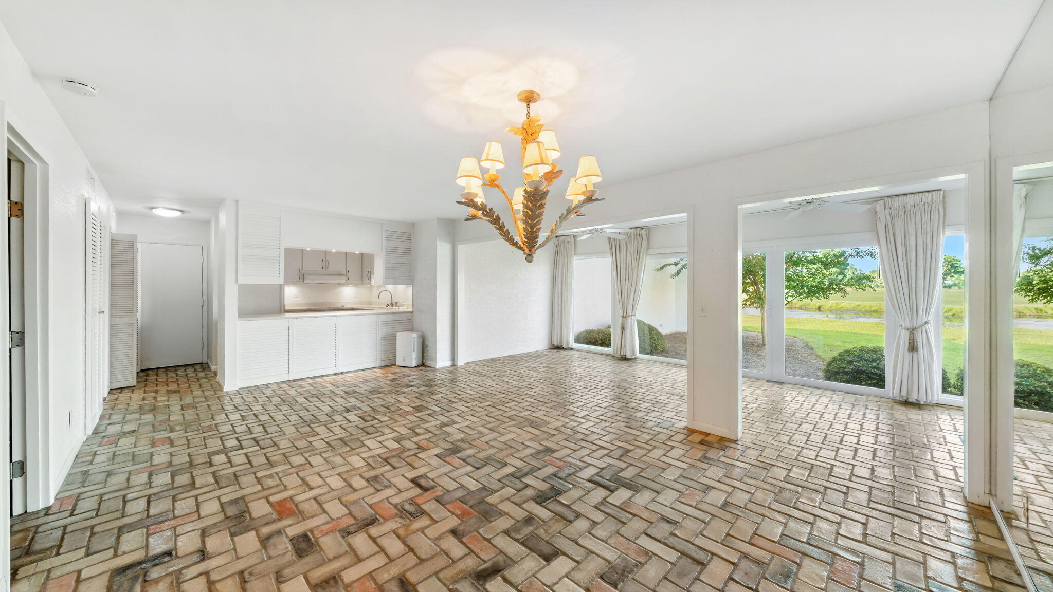 Bay Point Harbour Villas - Residential