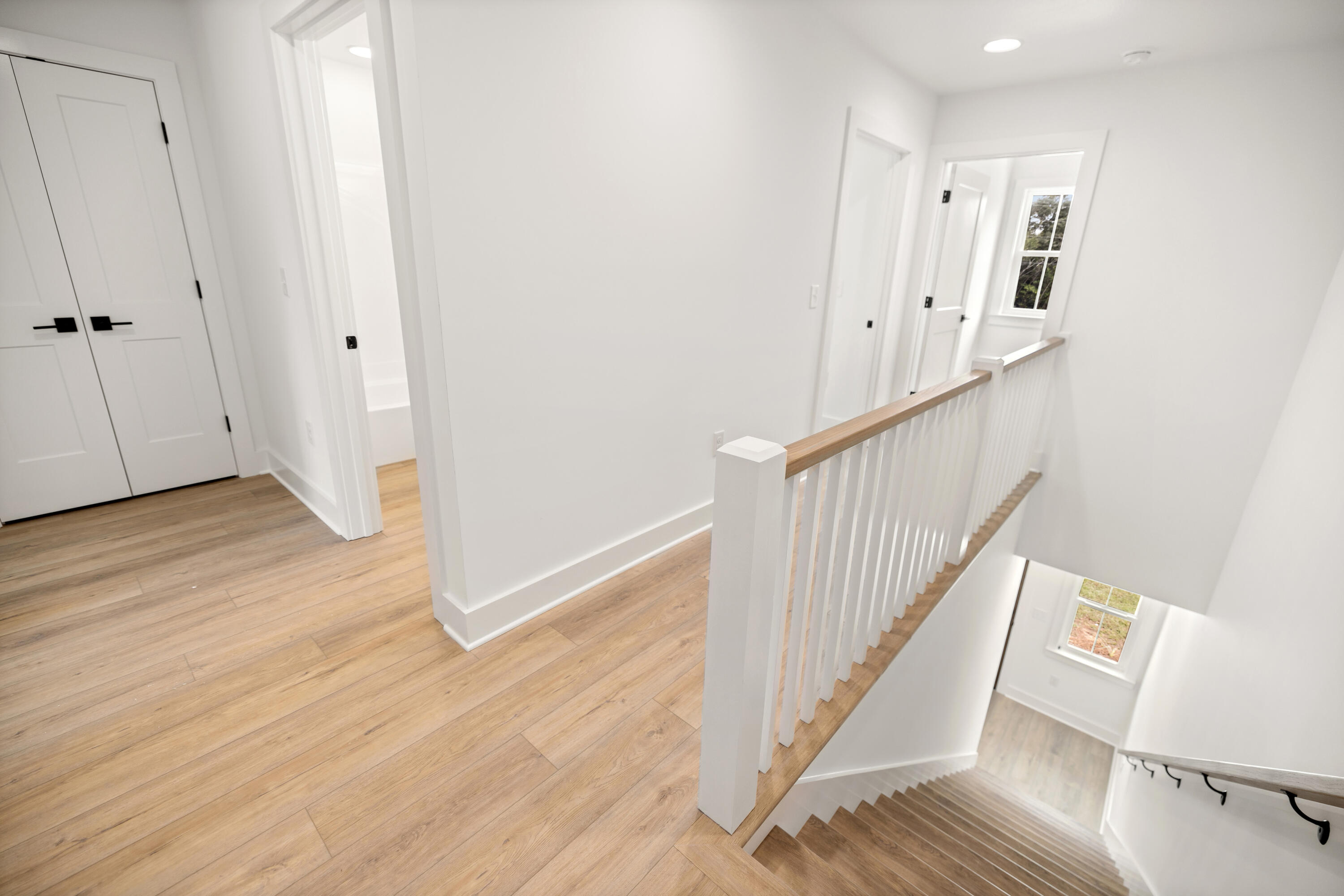 BAY BREEZE T/H - Residential