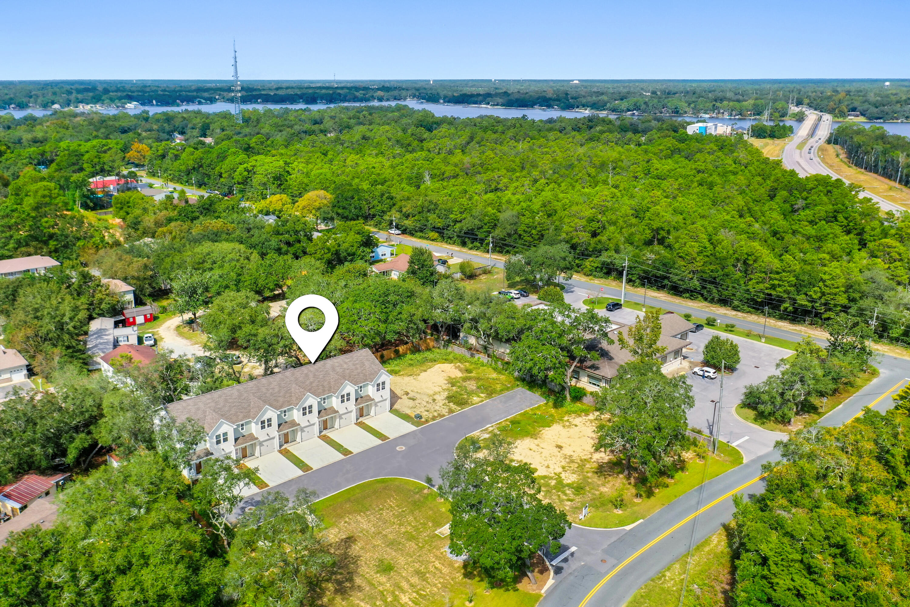 BAY BREEZE T/H - Residential