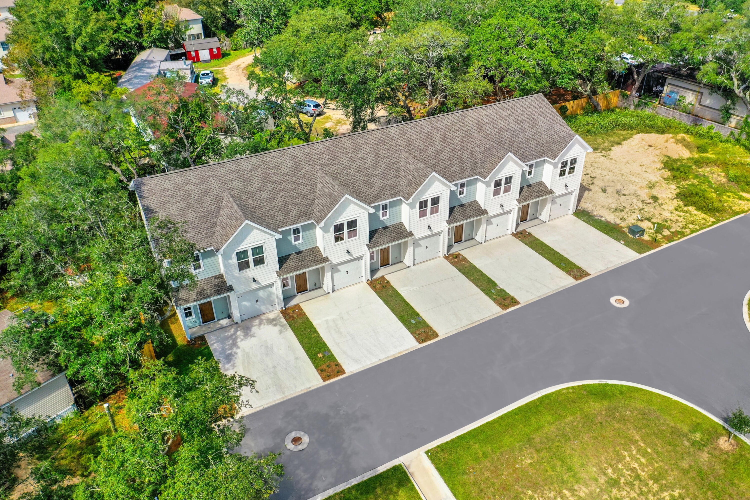 BAY BREEZE T/H - Residential