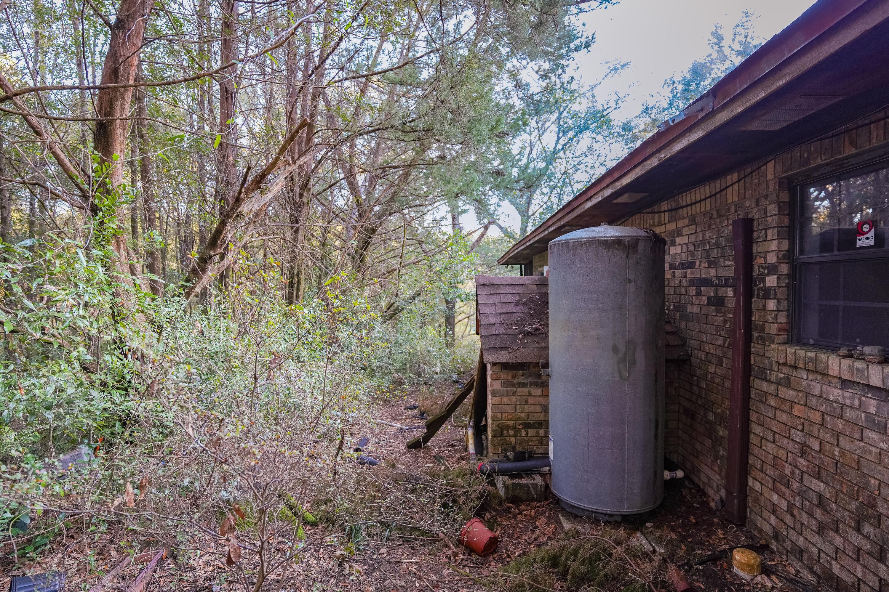 NO RECORDED SUBDIVISION - Residential