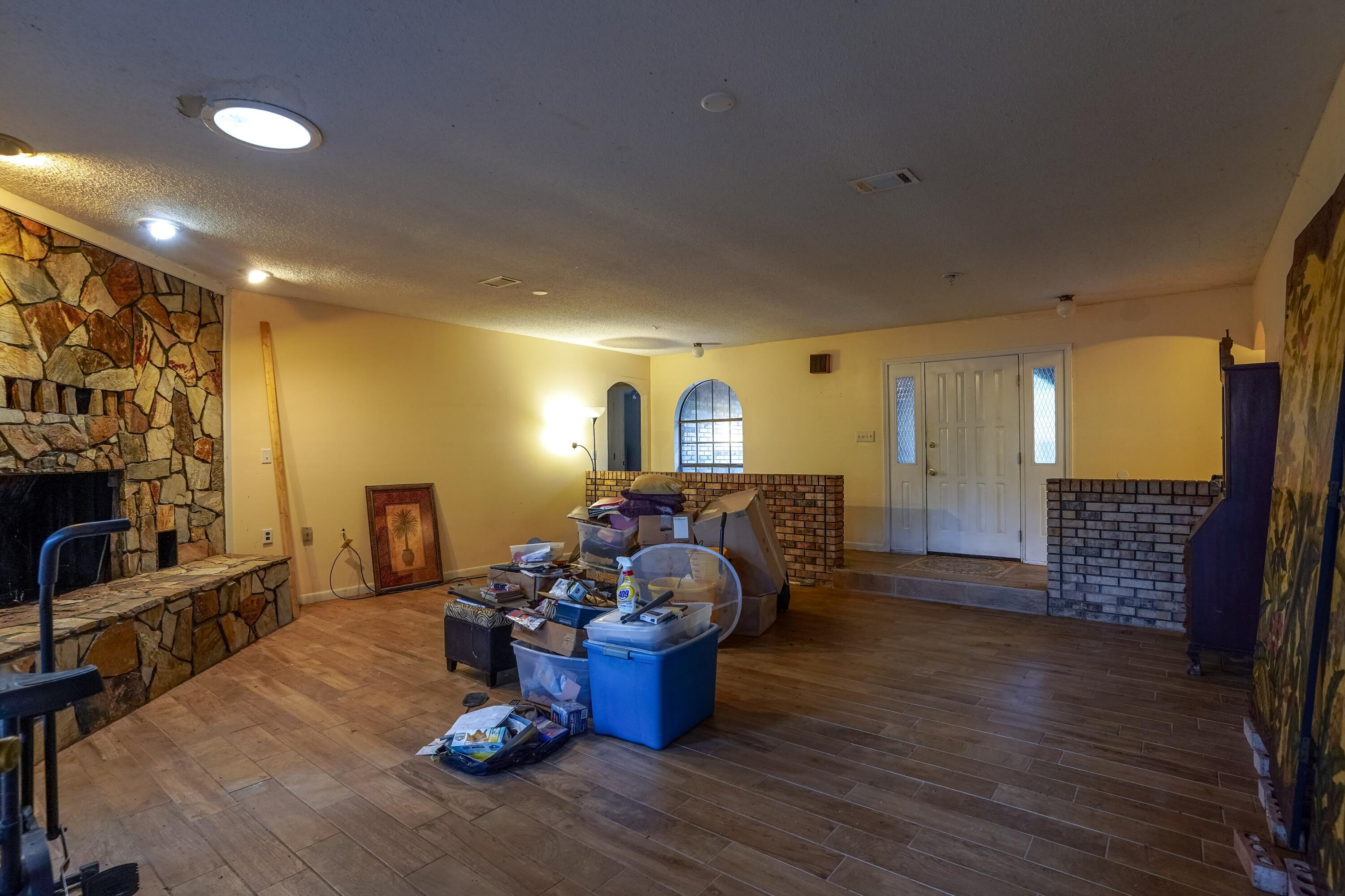 NO RECORDED SUBDIVISION - Residential