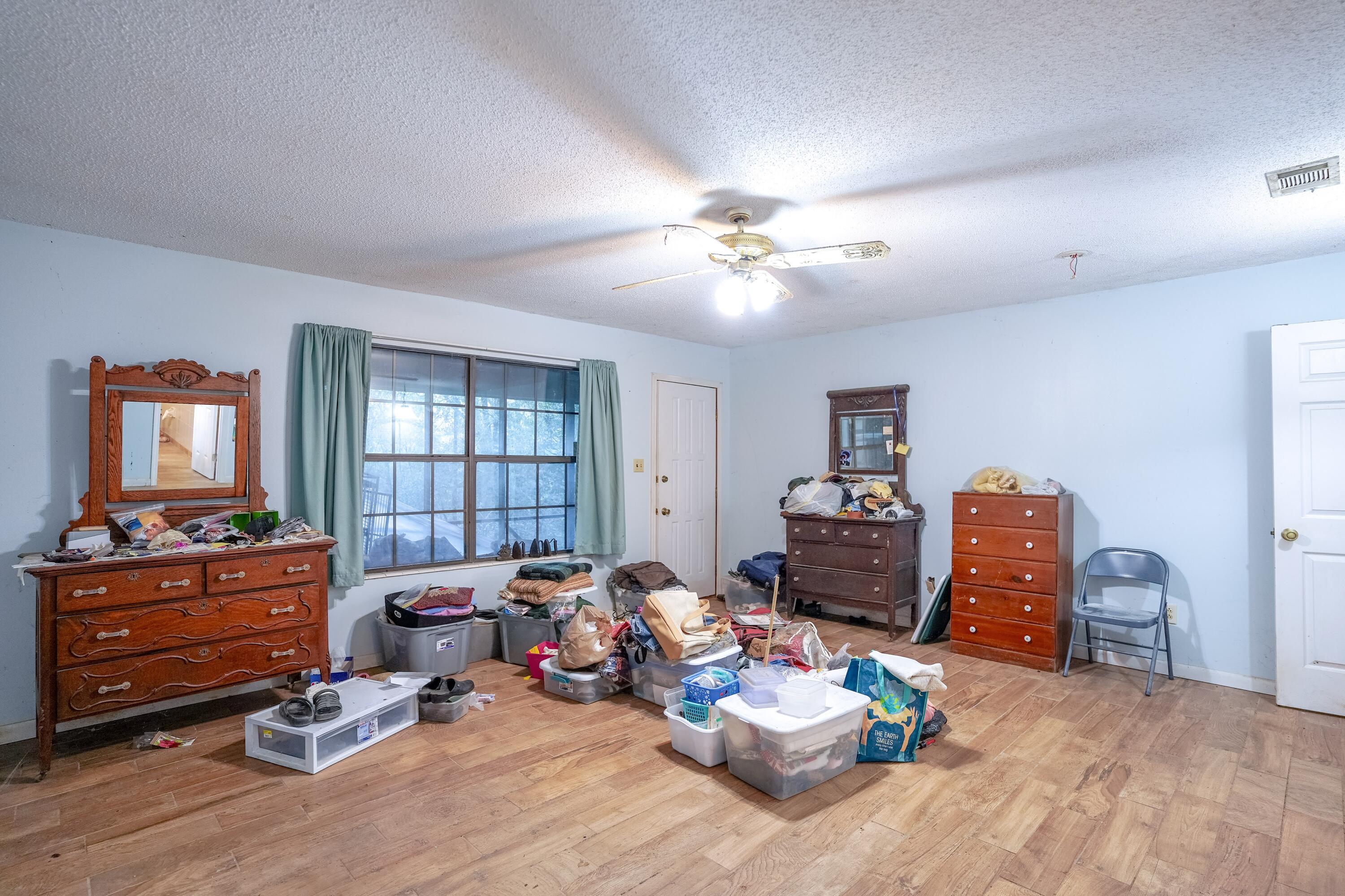 NO RECORDED SUBDIVISION - Residential