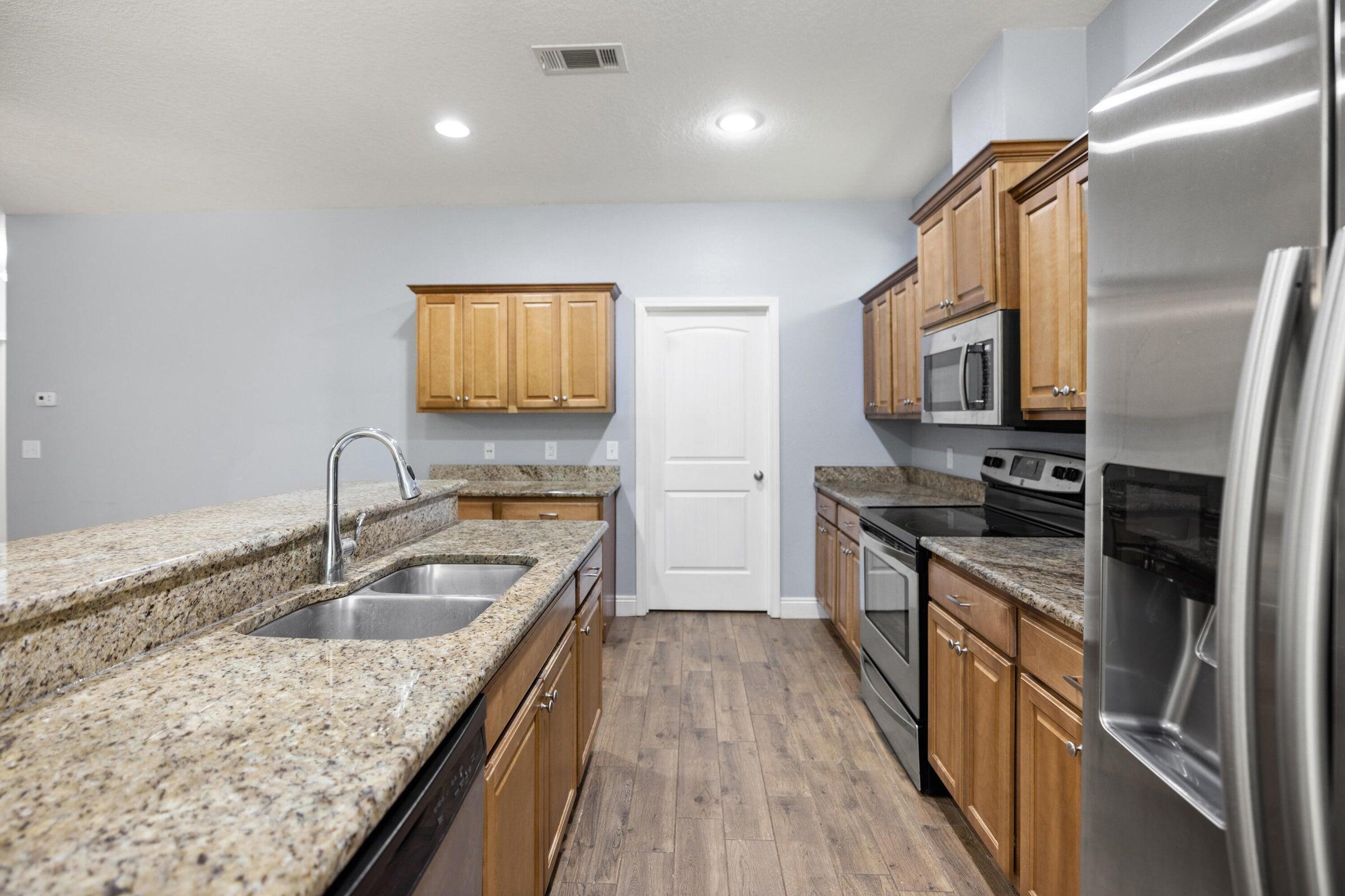 RIVERVIEW ESTATES - Residential Lease