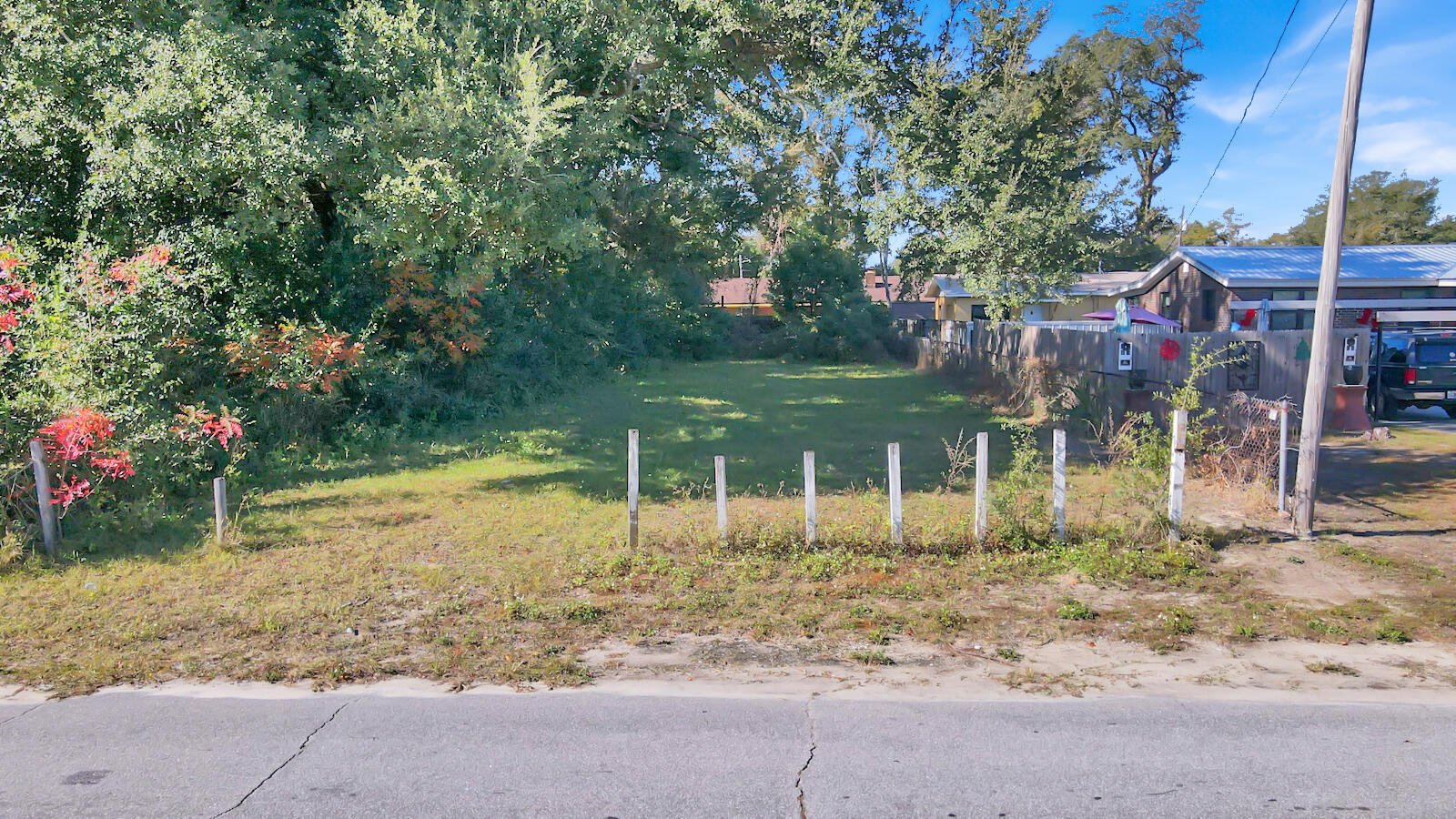 Here is an opportunity for a first-time home buyer to build a nice three-to-four-bedroom house centrally located in the St. Andrew area with close proximity to all the grocery/shopping stores and a 15-minute drive to the closest beach access. The lot is already clear and ready for you!!
