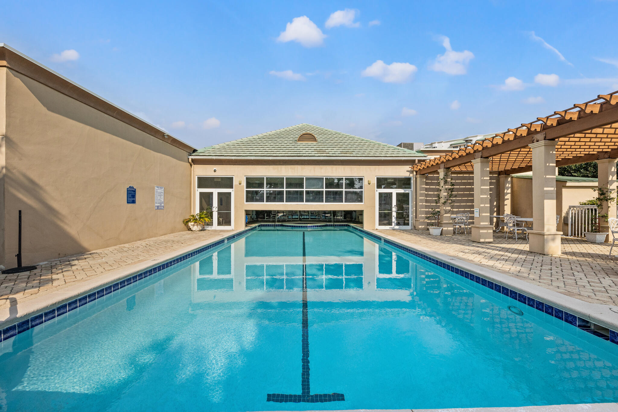 ST. MAARTEN AT SILVER SHELLS - Residential