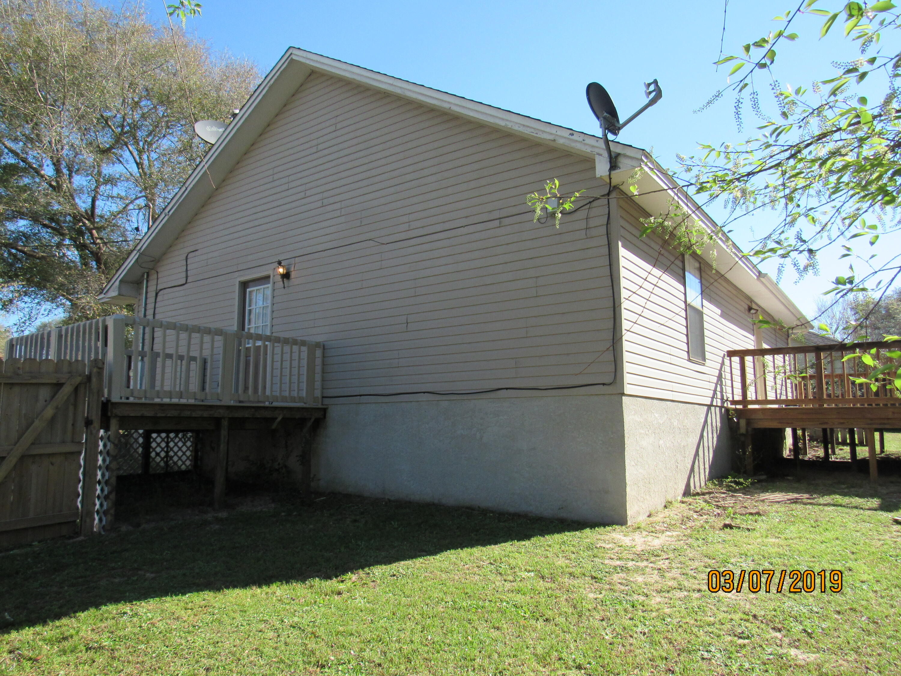 SHOAL CREEK MANOR WEST - Residential Lease