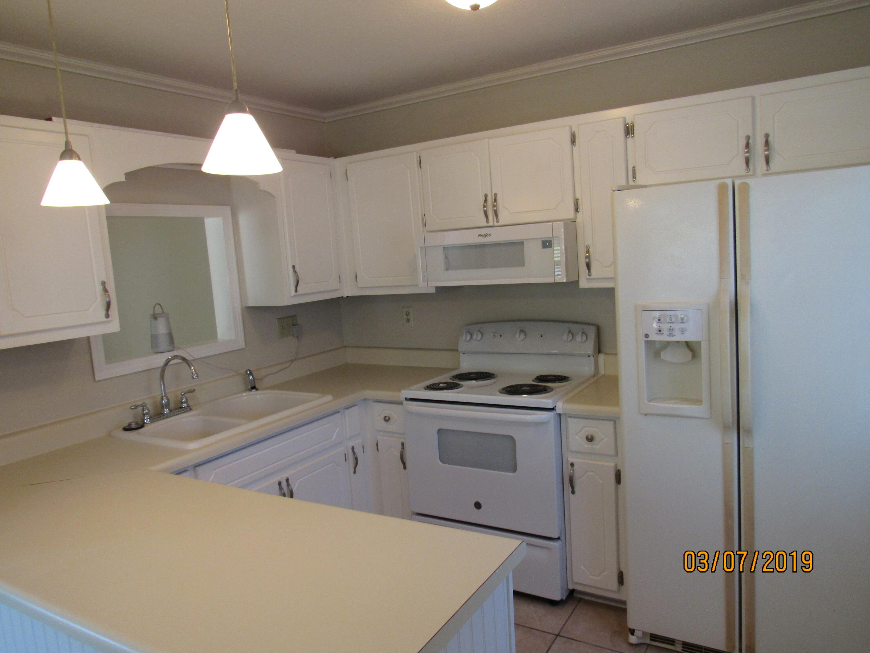 SHOAL CREEK MANOR WEST - Residential Lease